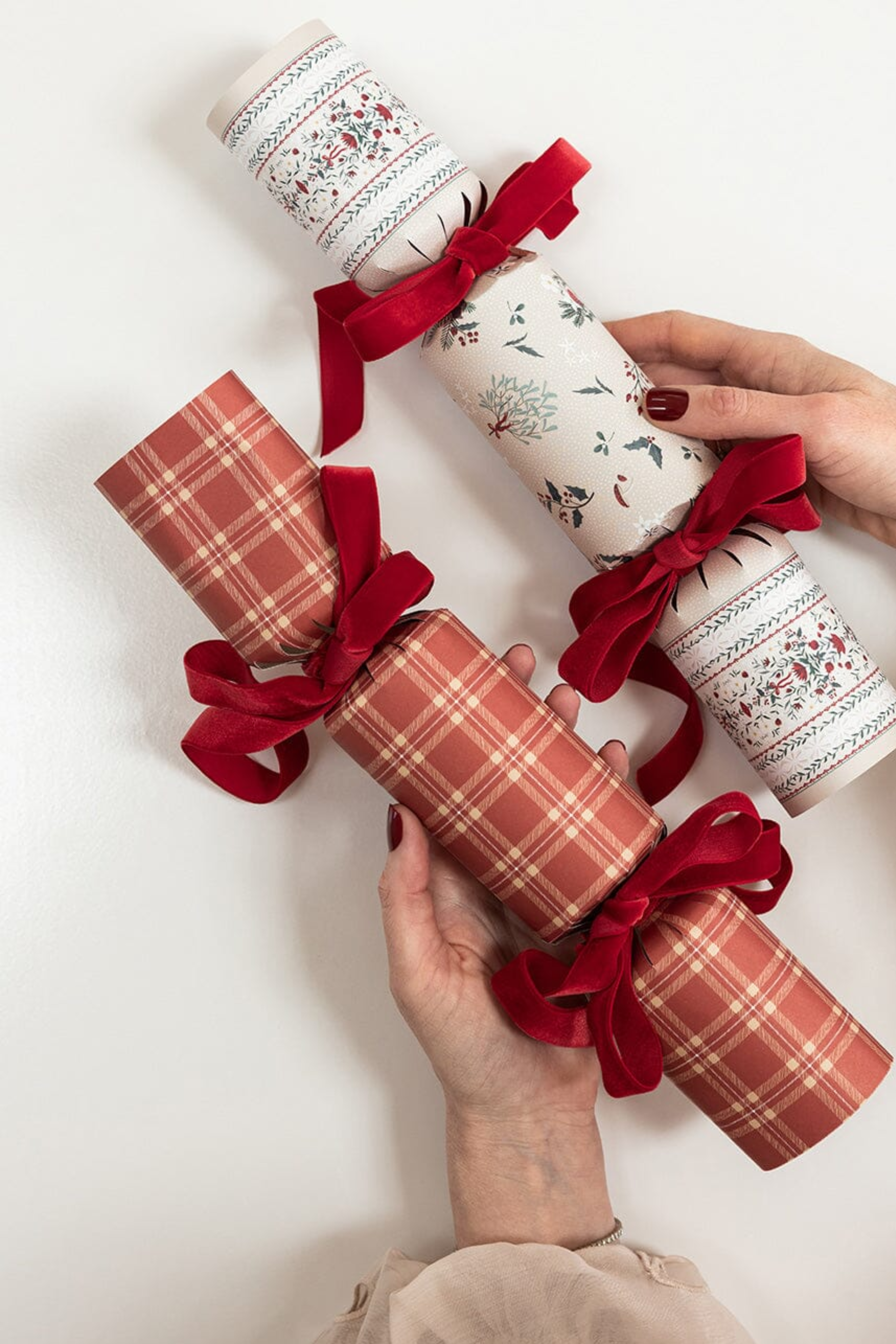 10 Pk Christmas Cracker Kit - Heirloom Holly