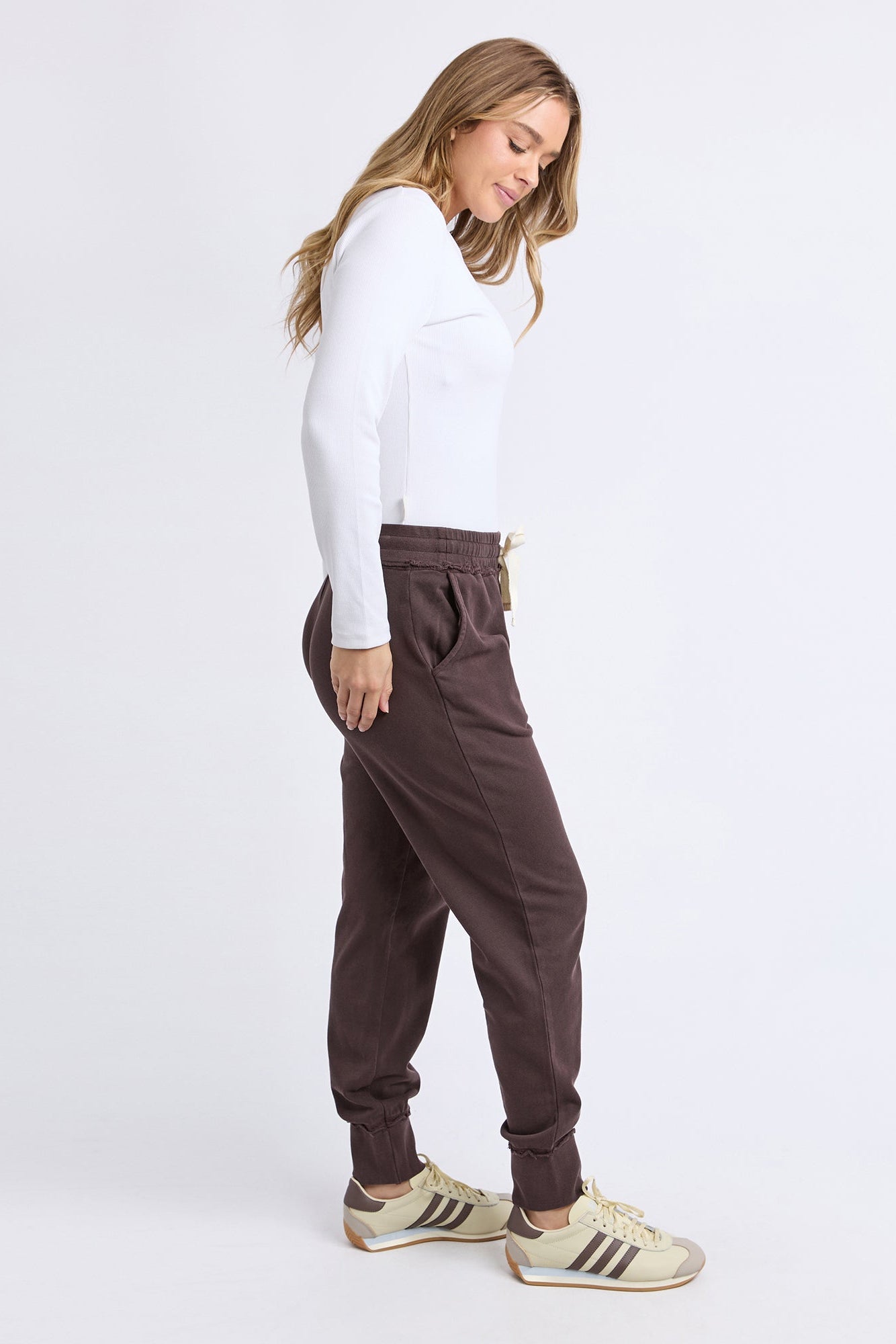Foxwood Simplified Track Pant - Coffee