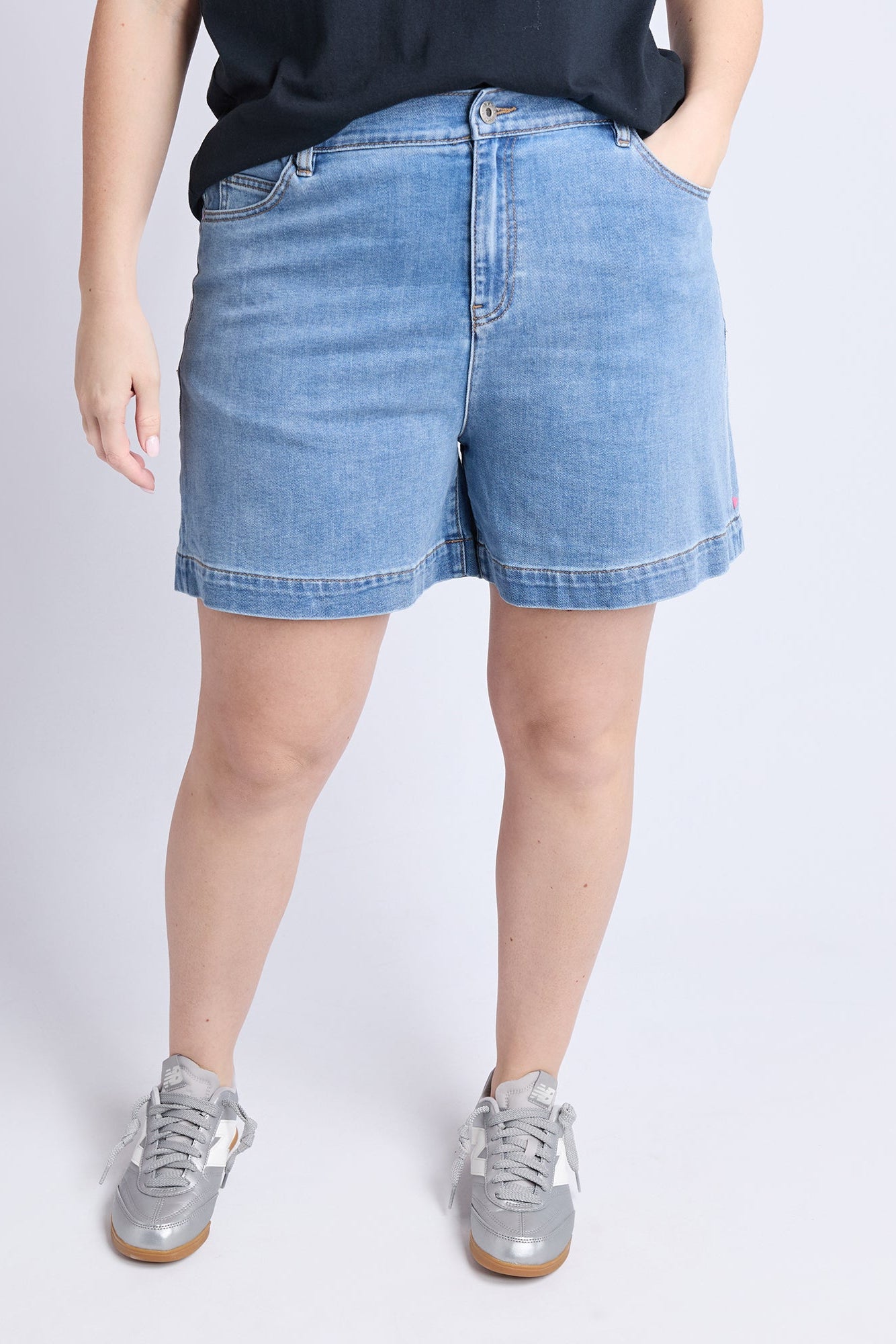 Elm Birdie Denim Short - Lt Blue Wash