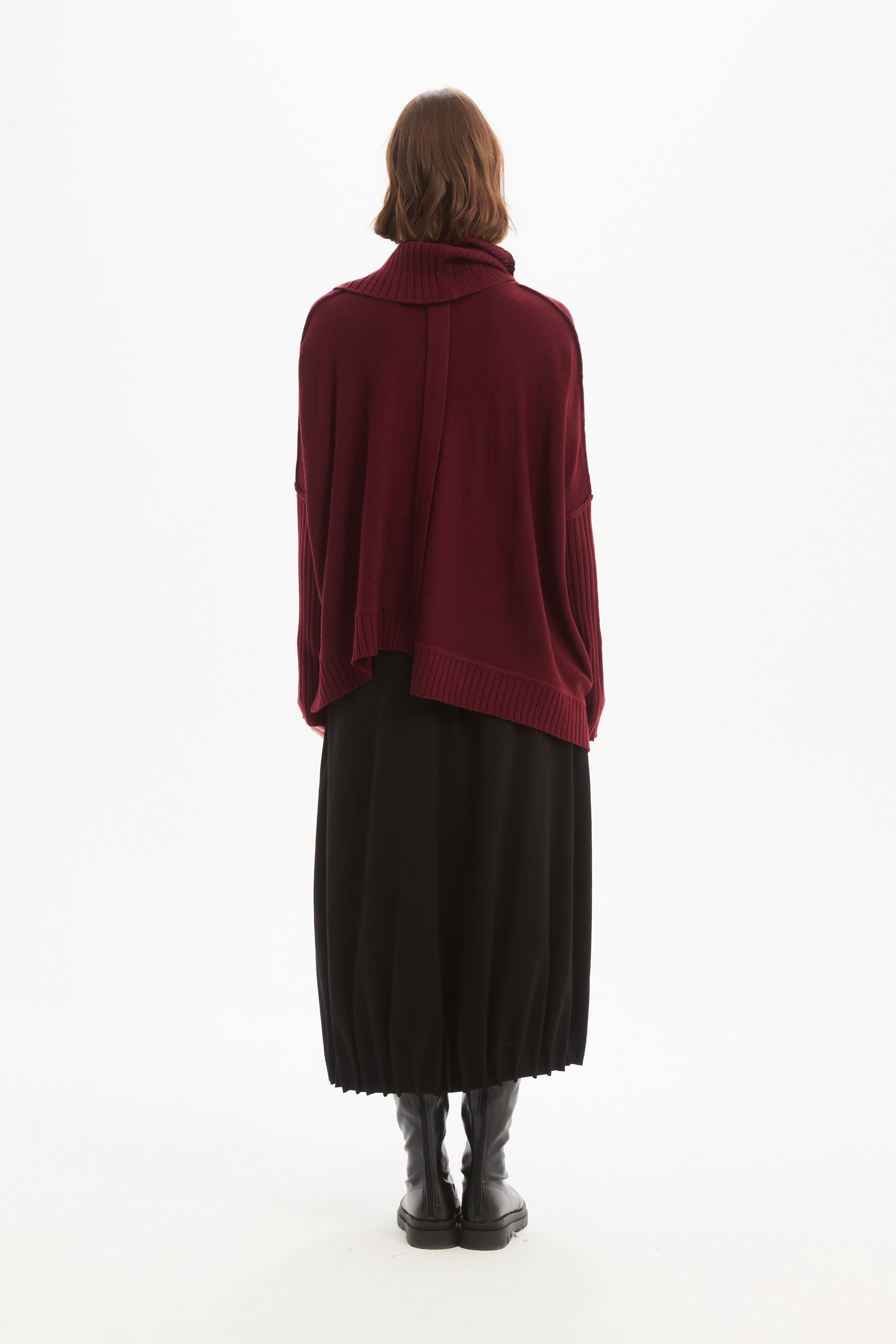 Boxy Rib Sleeve Knit - Wine
