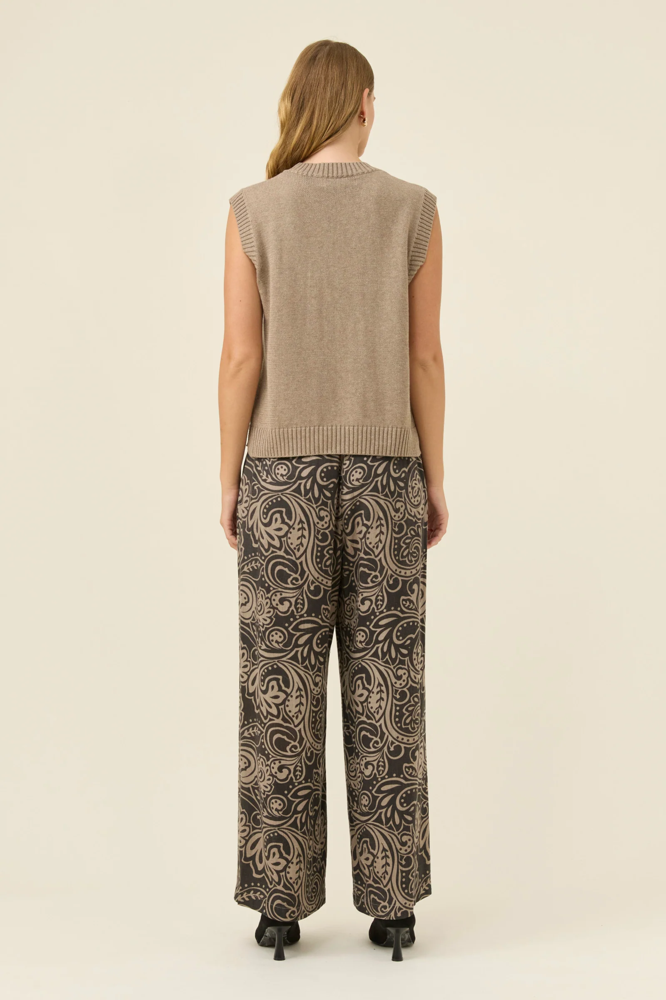 Darby Knit Vest - Stone