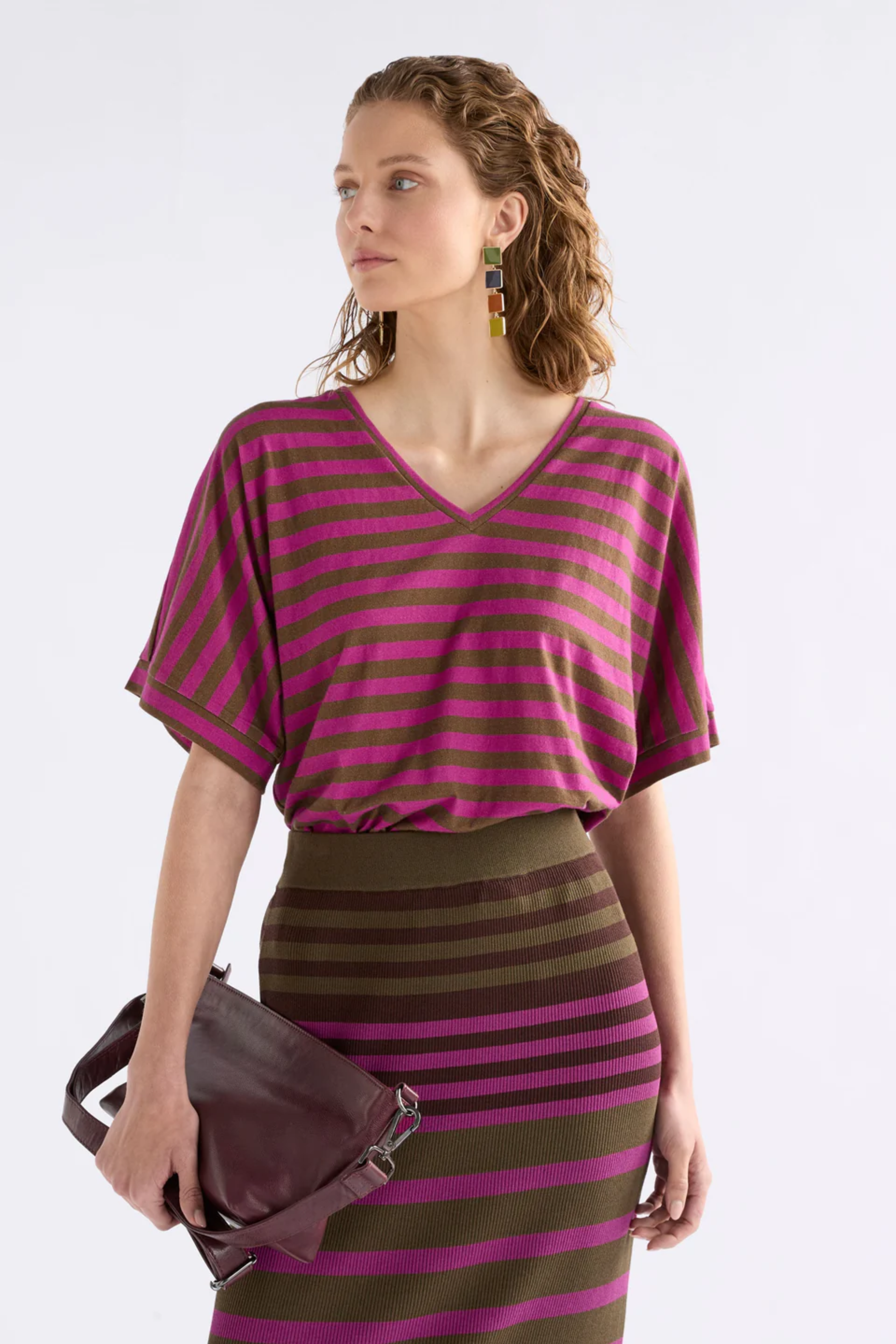 Elk Seter Tee - Olive/Fuchsia