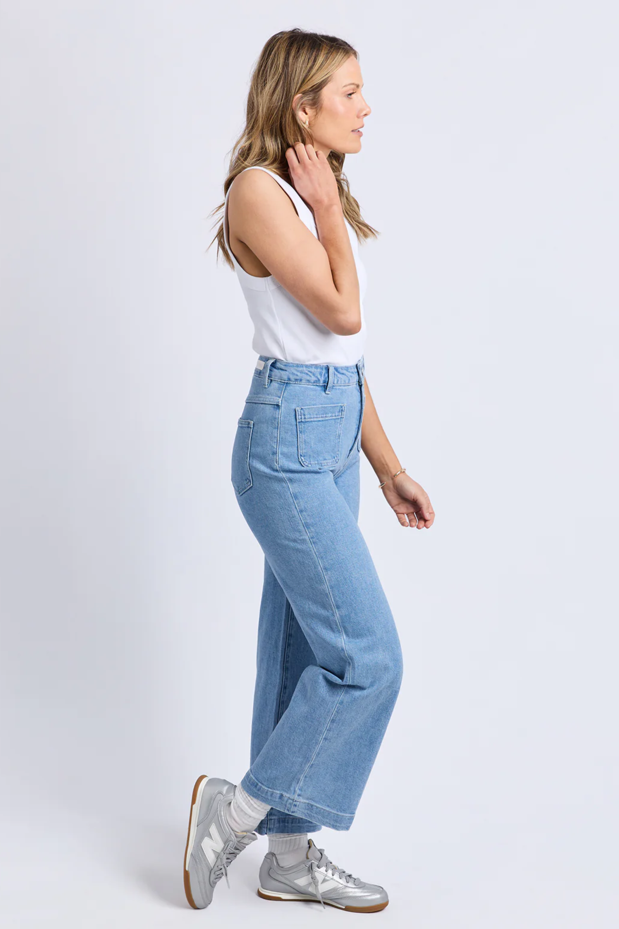 Foxwood Iris Tank - White