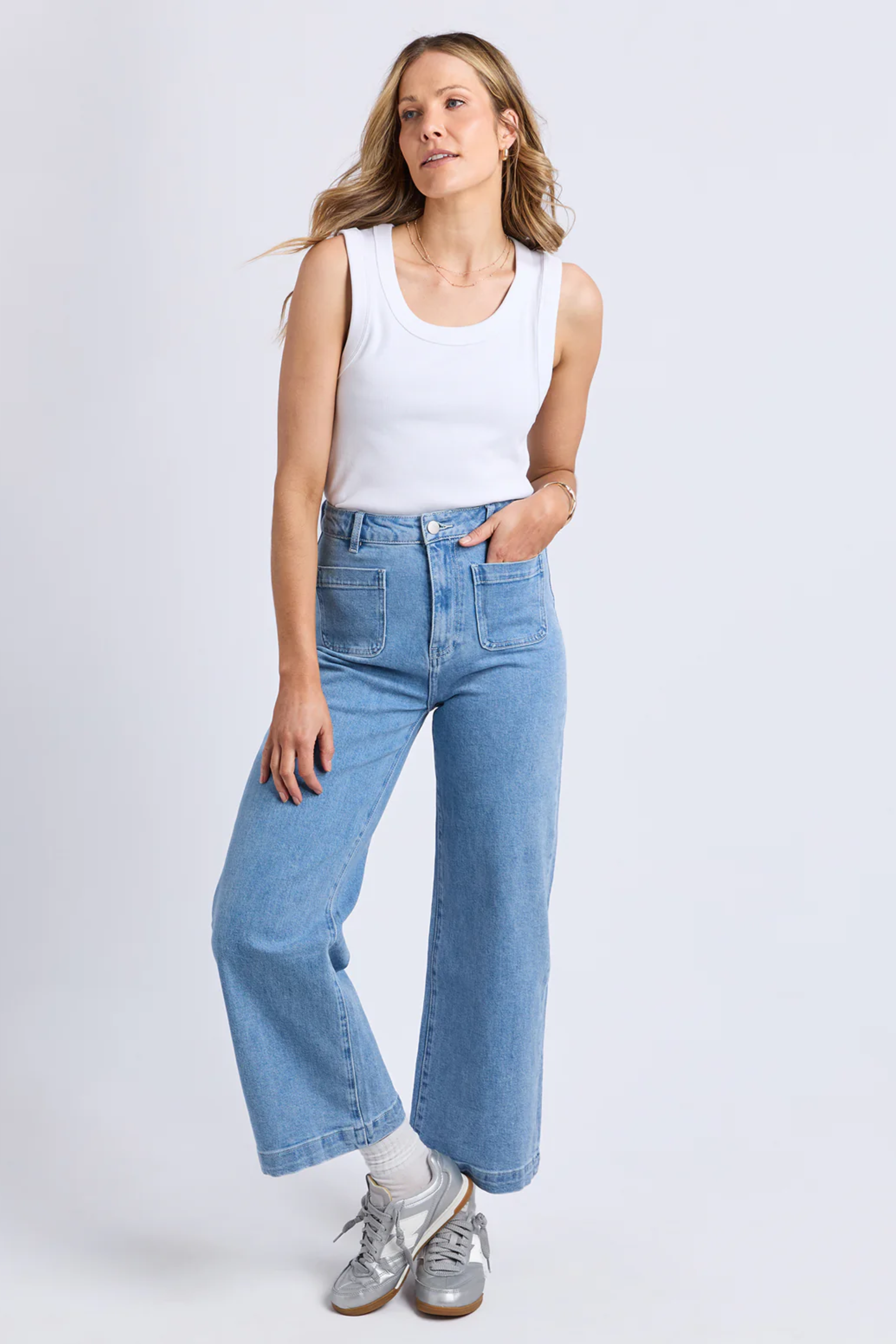 Foxwood Iris Tank - White