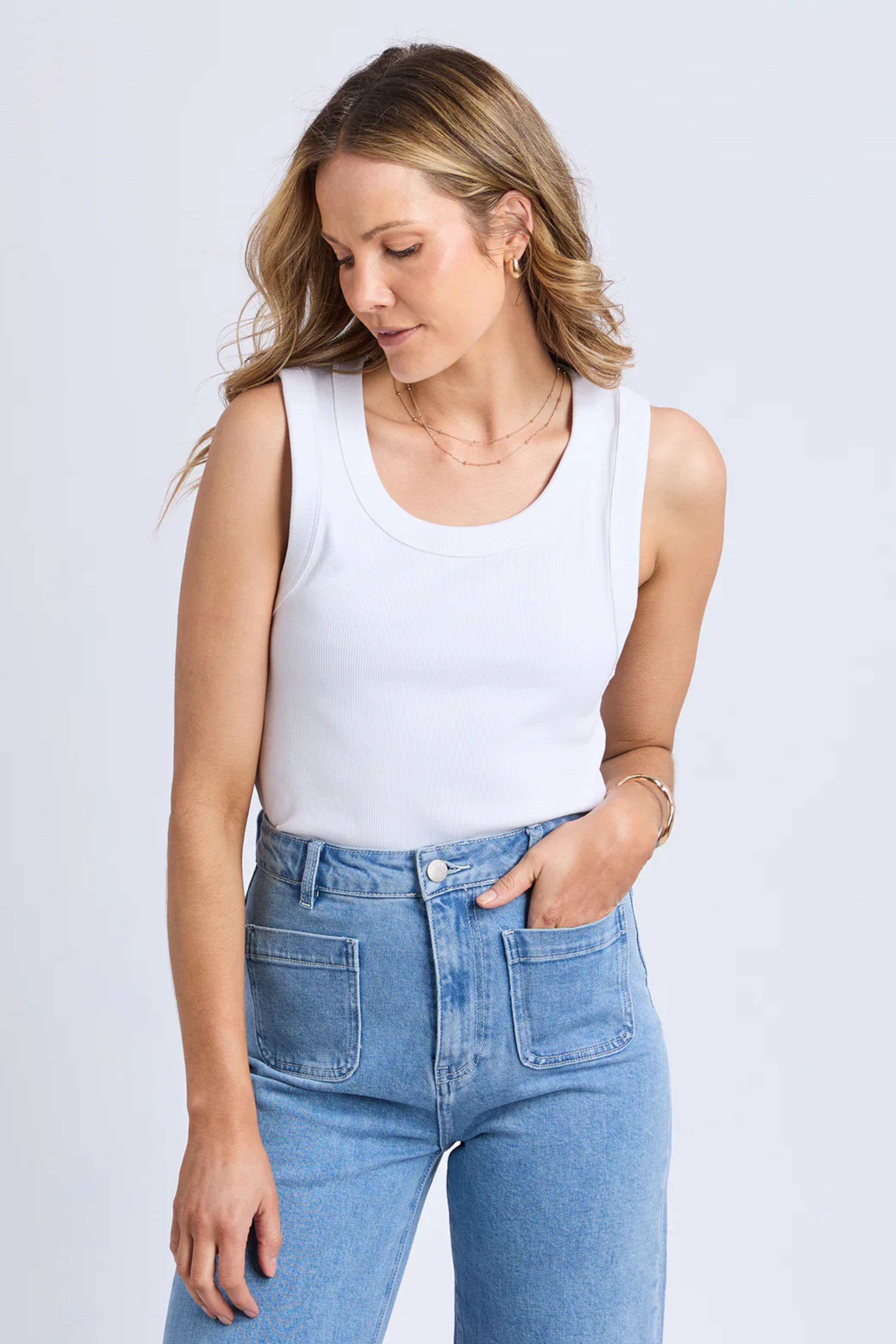 Foxwood Iris Tank - White