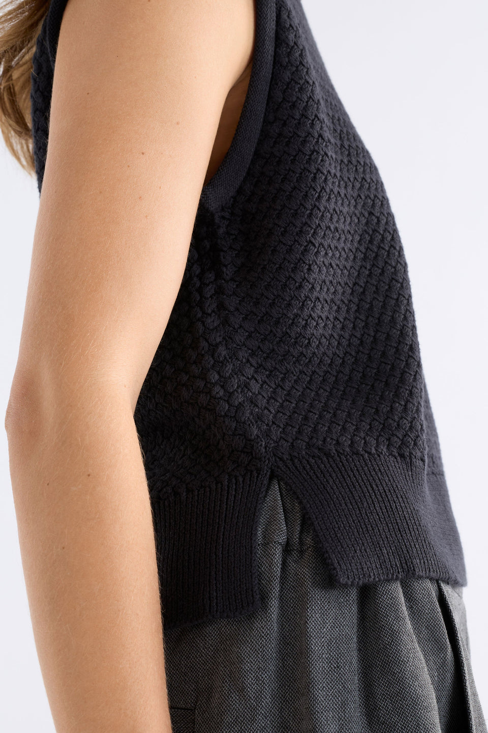 Elk Naya Knit Vest - Black
