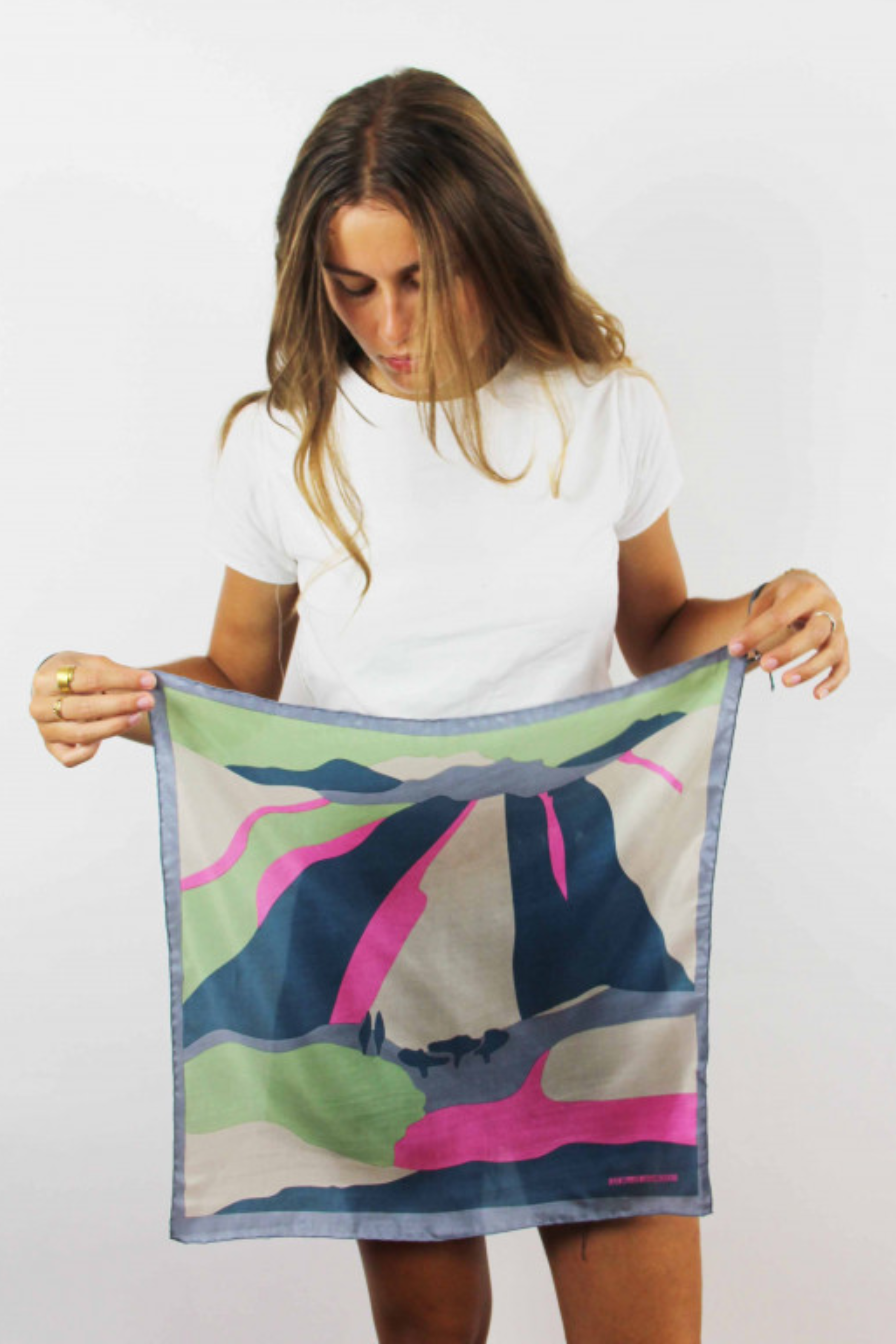 Les Belles Vagabondes Mini Vivaro Scarf - Fuchsia