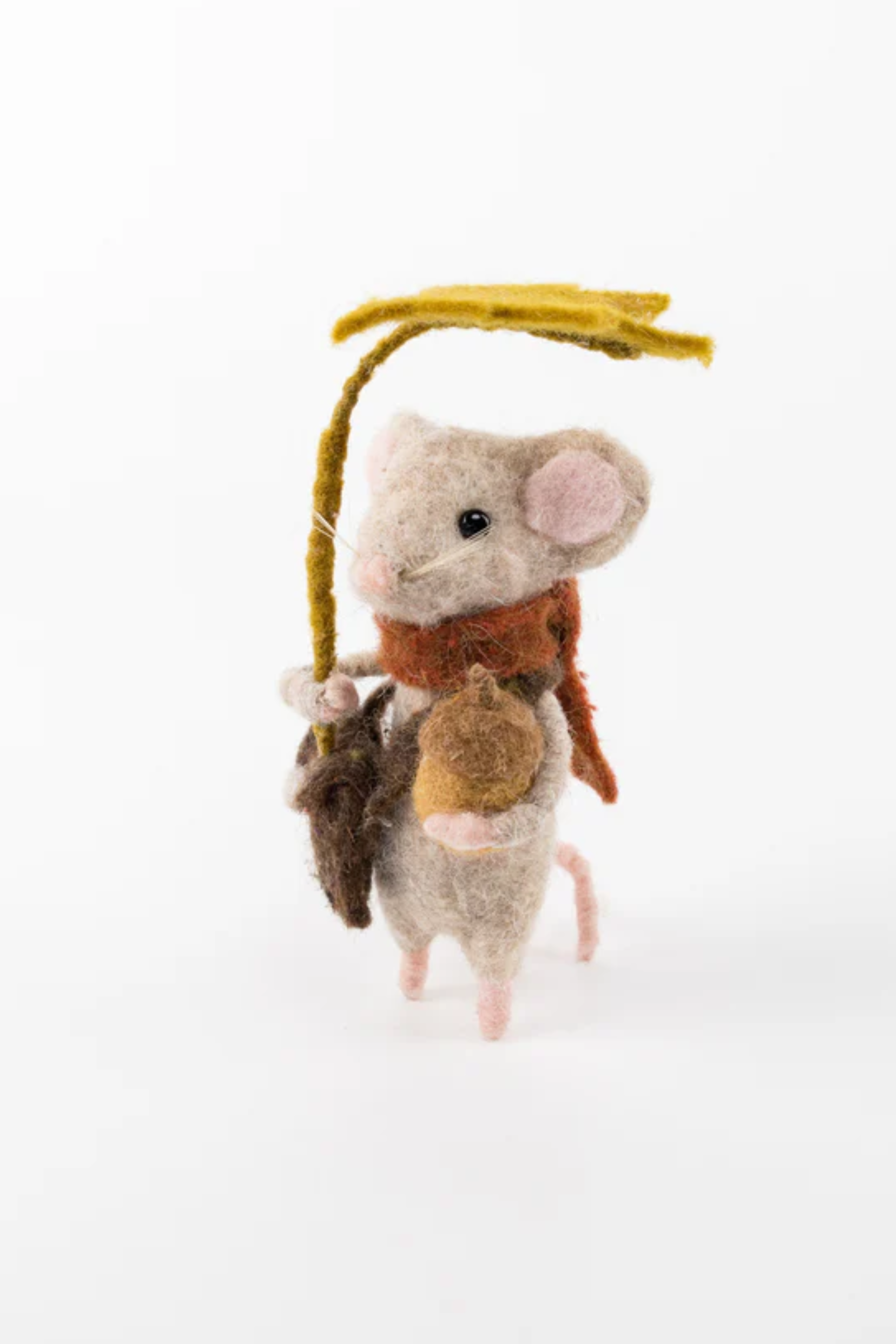 Mouse with Leaf Decoration