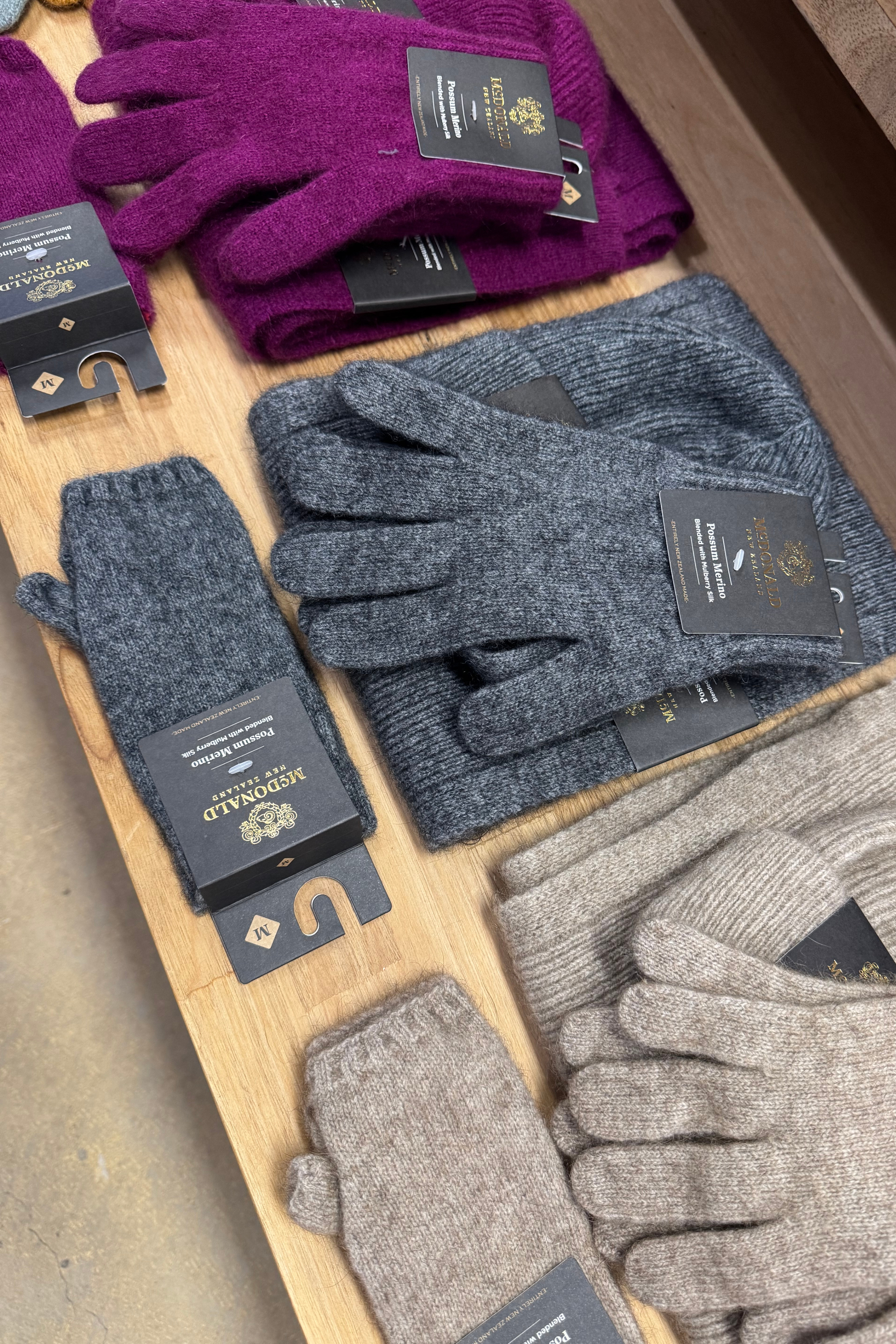 Possum Merino Gloves - Berry
