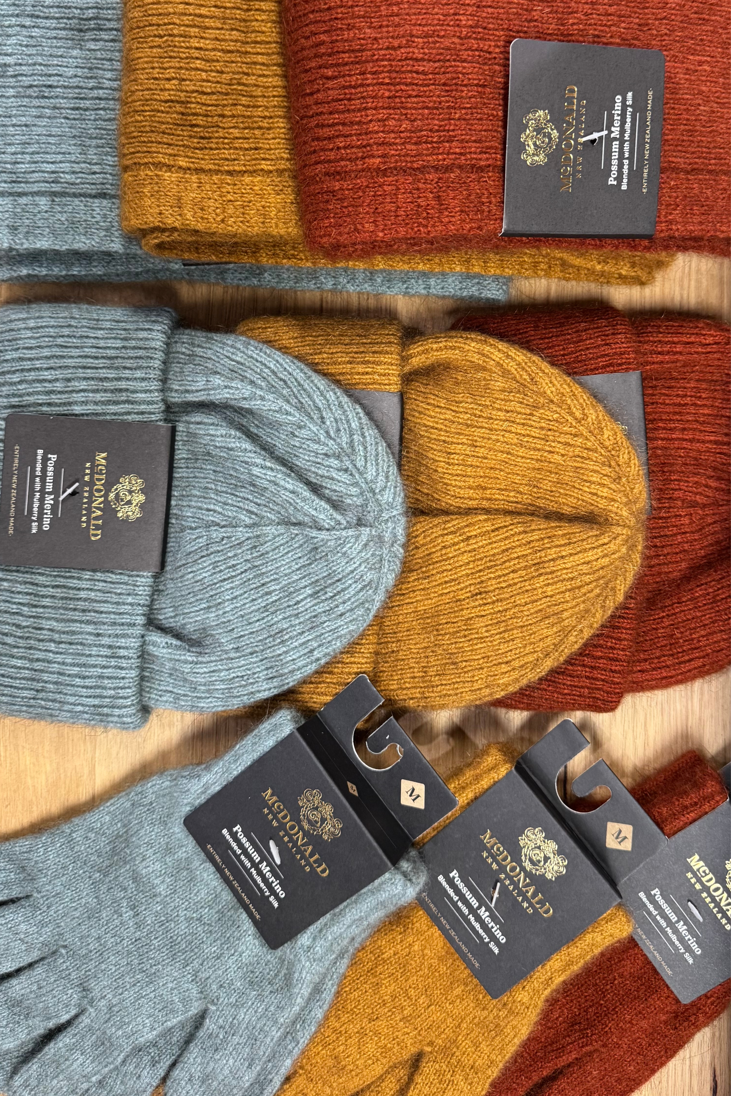 Possum Merino Gloves - Berry