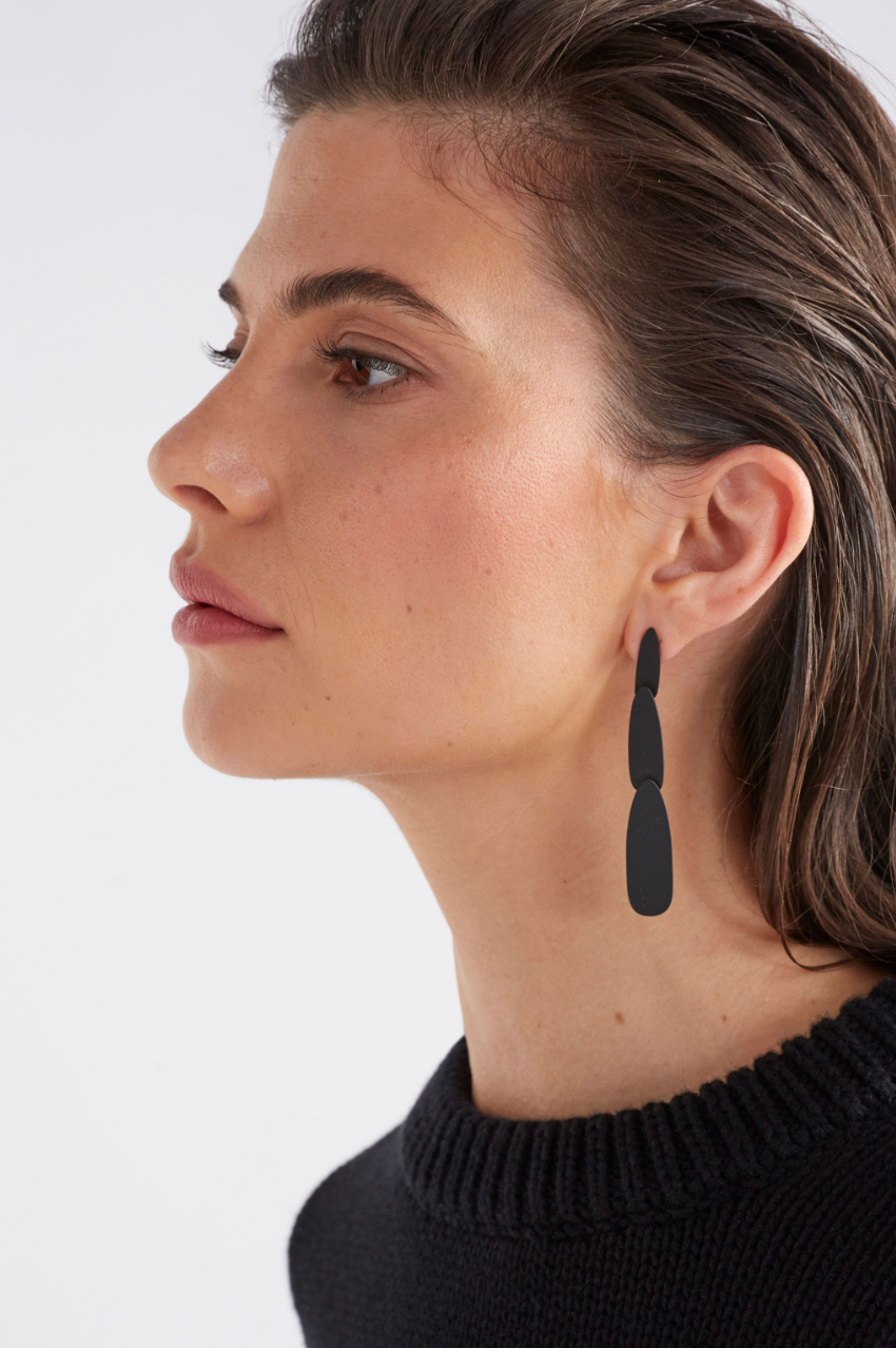 Elk Niiv Earring - Black
