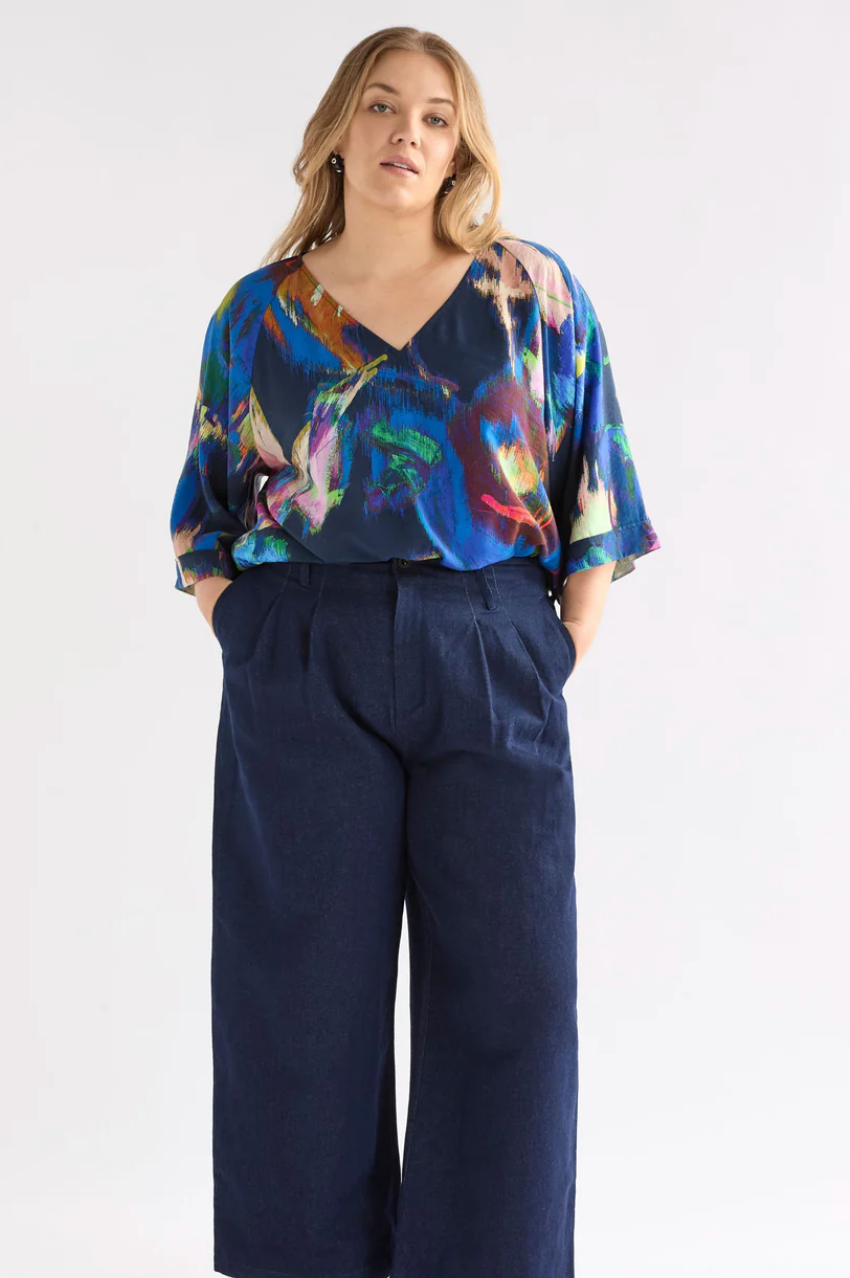Elk Moda V Neck Top - Vaara Print