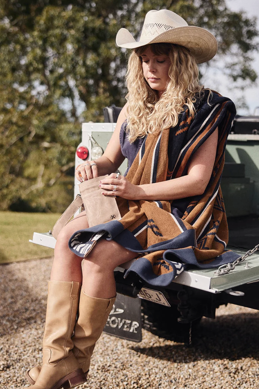 Slow Road Crossbody Phone Bag - Mocha