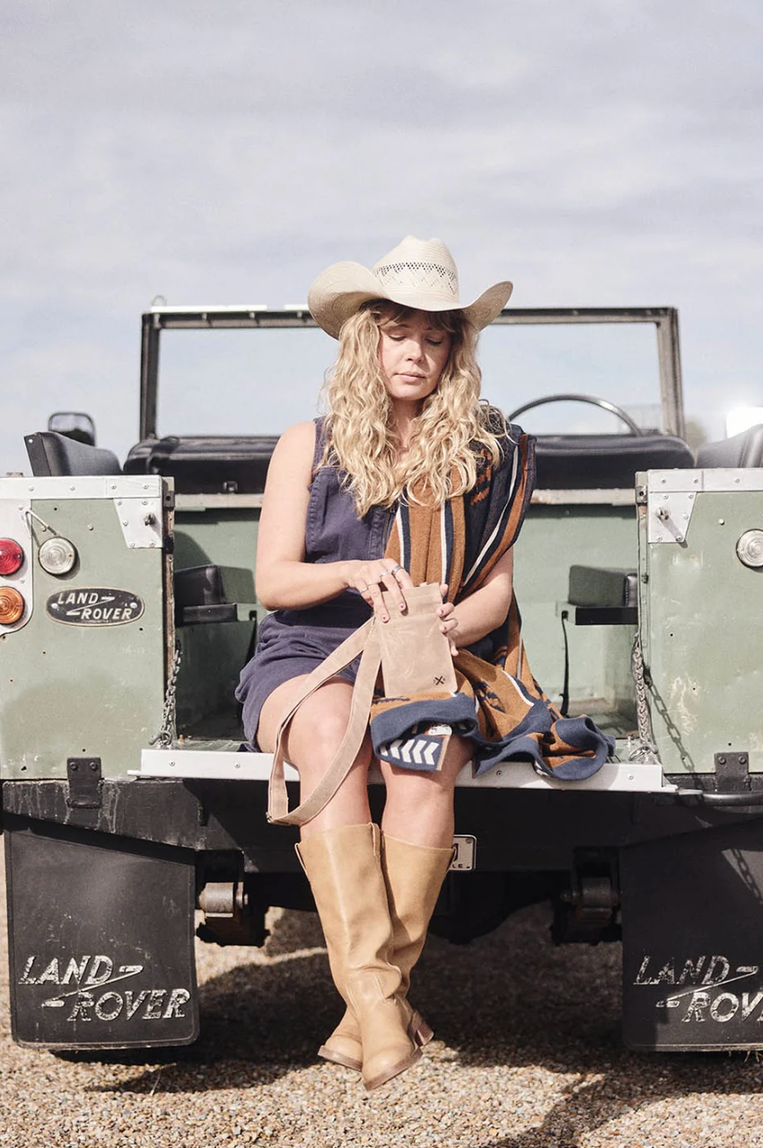 Slow Road Crossbody Phone Bag - Mocha