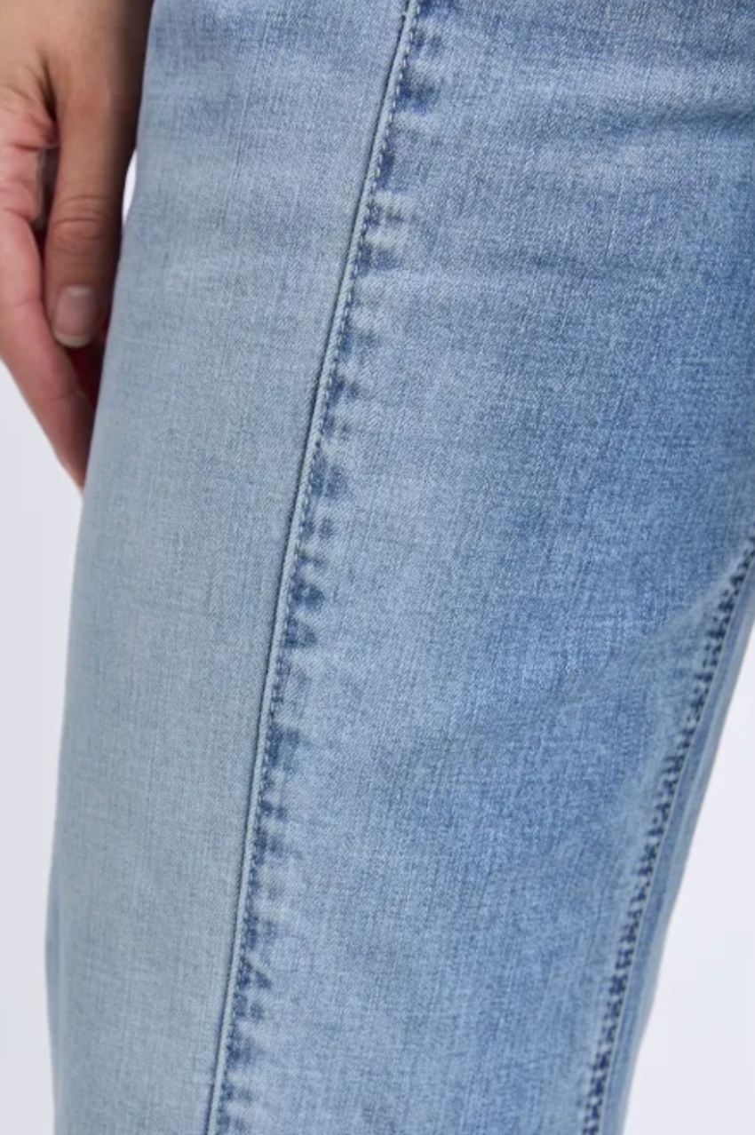 Foxwood Ambrose Barrel Jean - Lt Blue