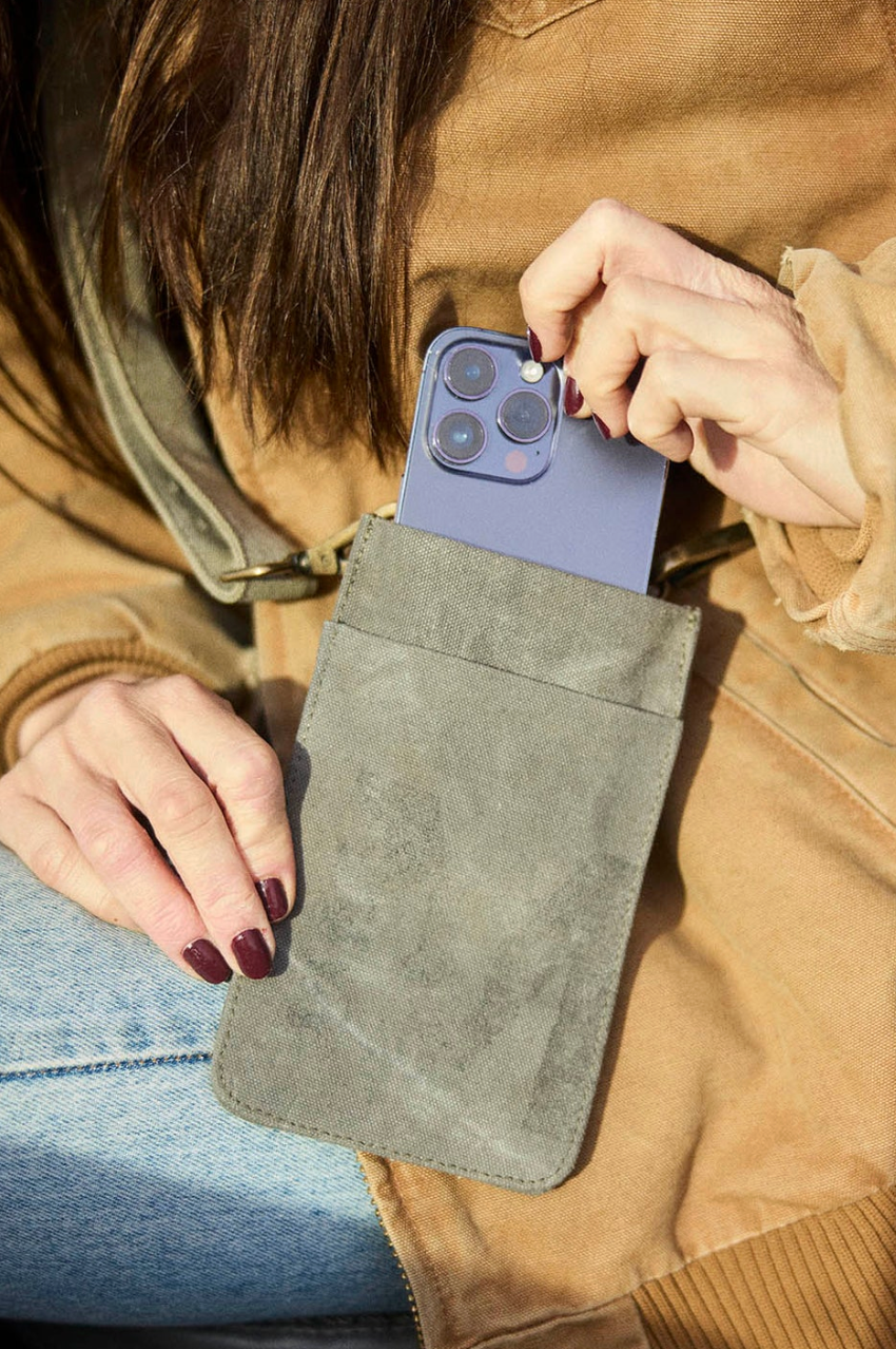 Land of Mates Phone Bag - Khaki