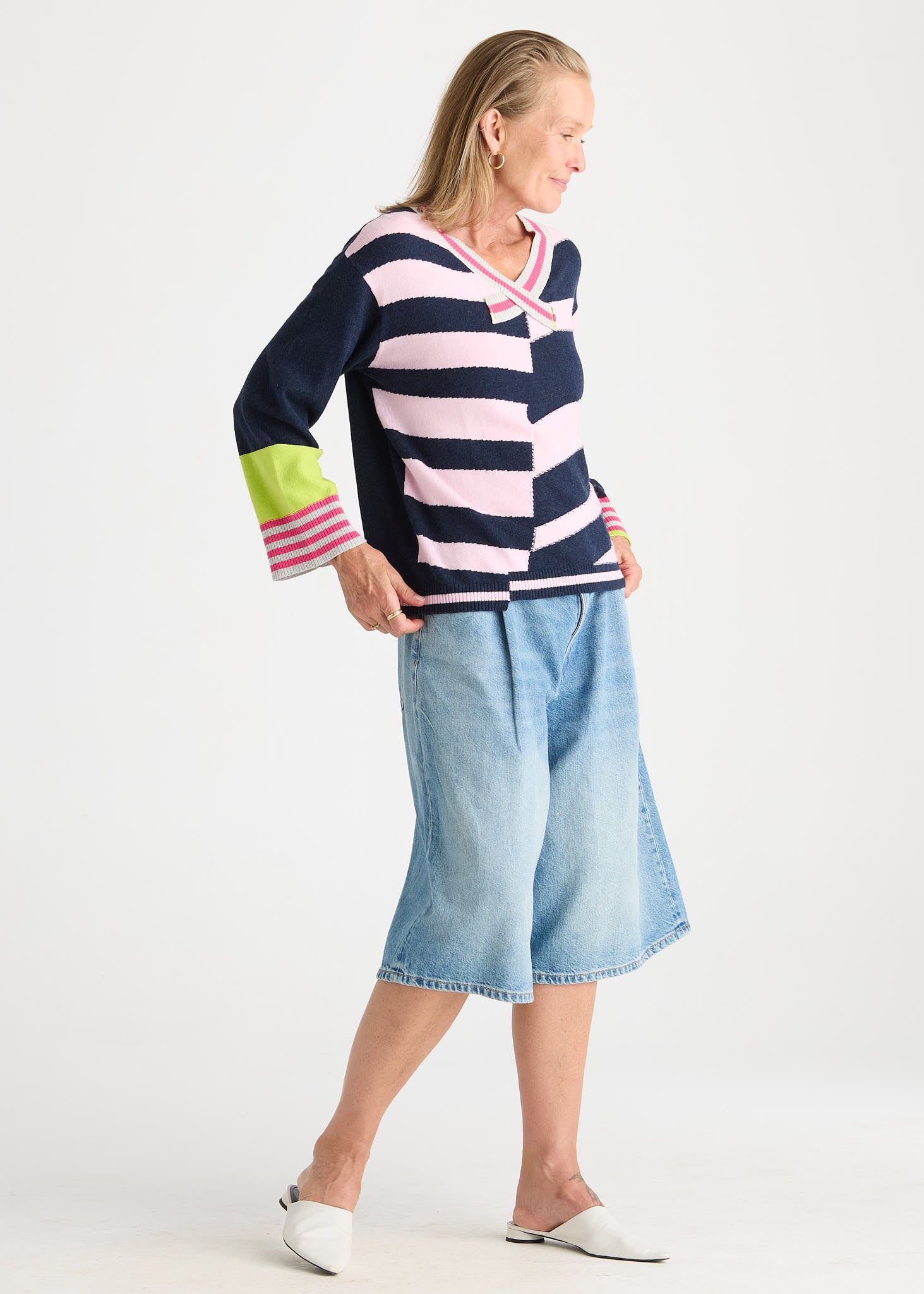 Crazy Stripe Vee - Dark Denim