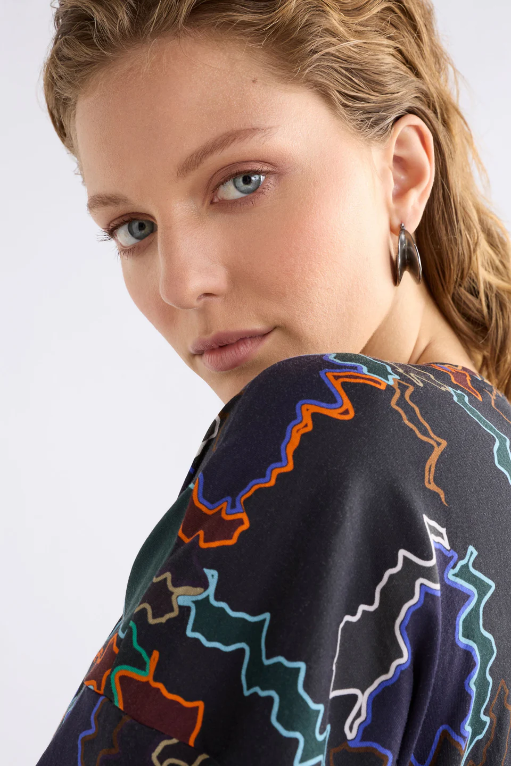 Elk Apenn Large Hoop Earring - Deep Pine