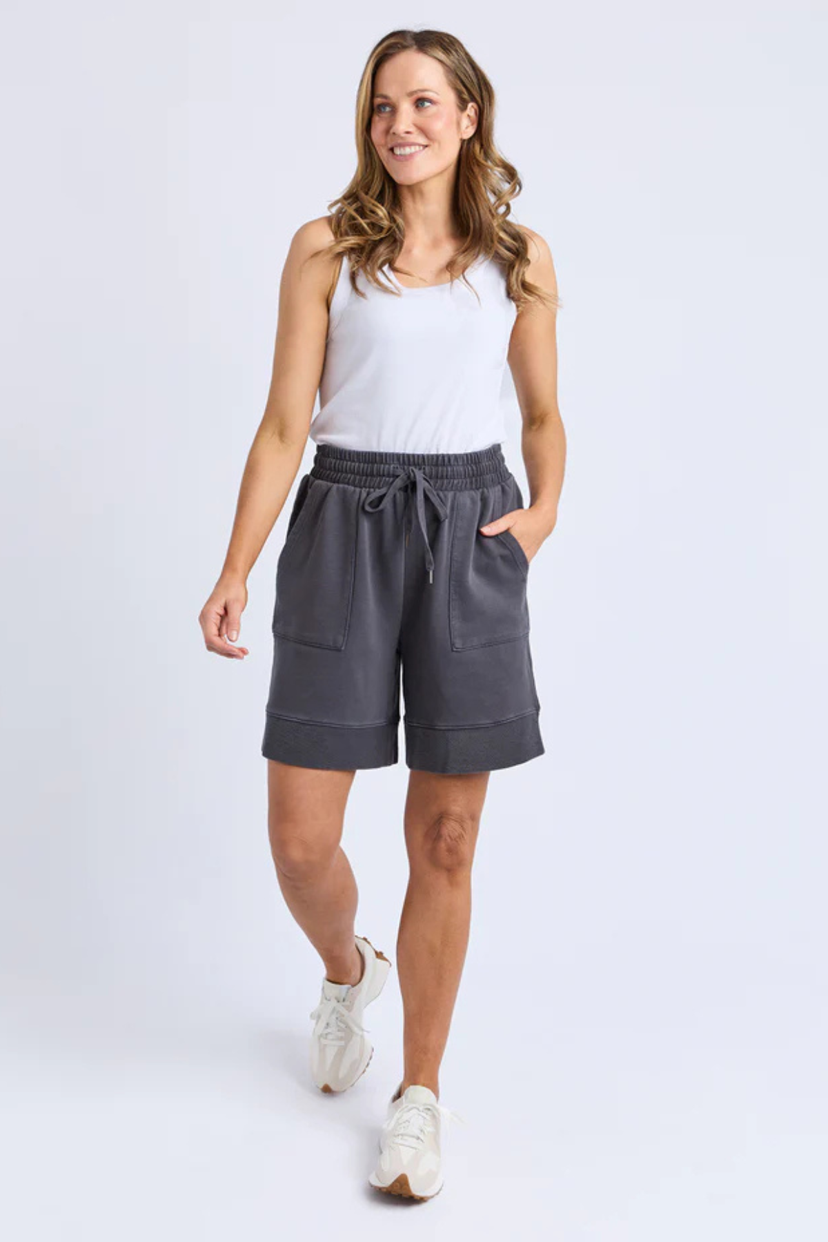 Foxwood Hustler Short - Charcoal
