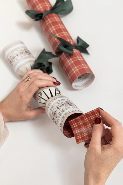 10 Pk Christmas Cracker Kit - Heirloom Holly