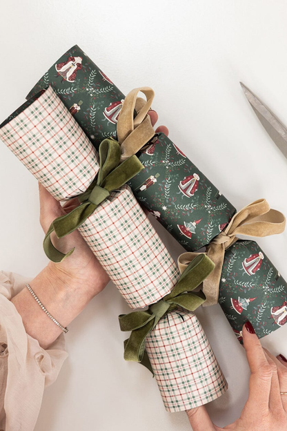 10Pk Christmas Cracker Kit - Mr & Mrs Claus