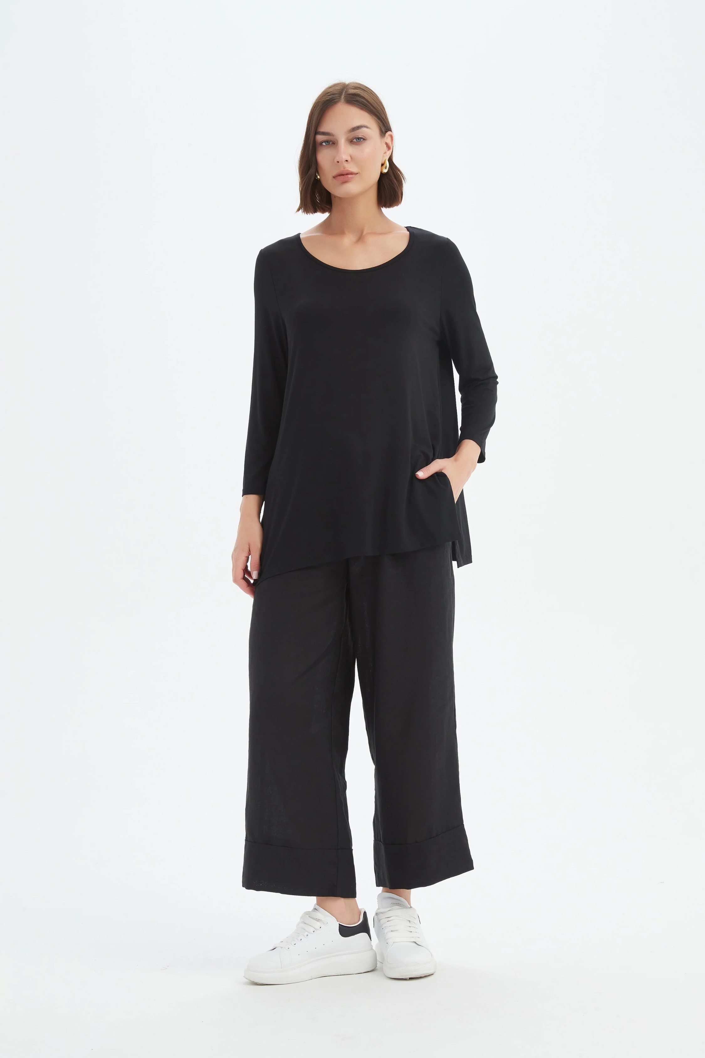 3/4 Slv Hanky Hem Tee - Black
