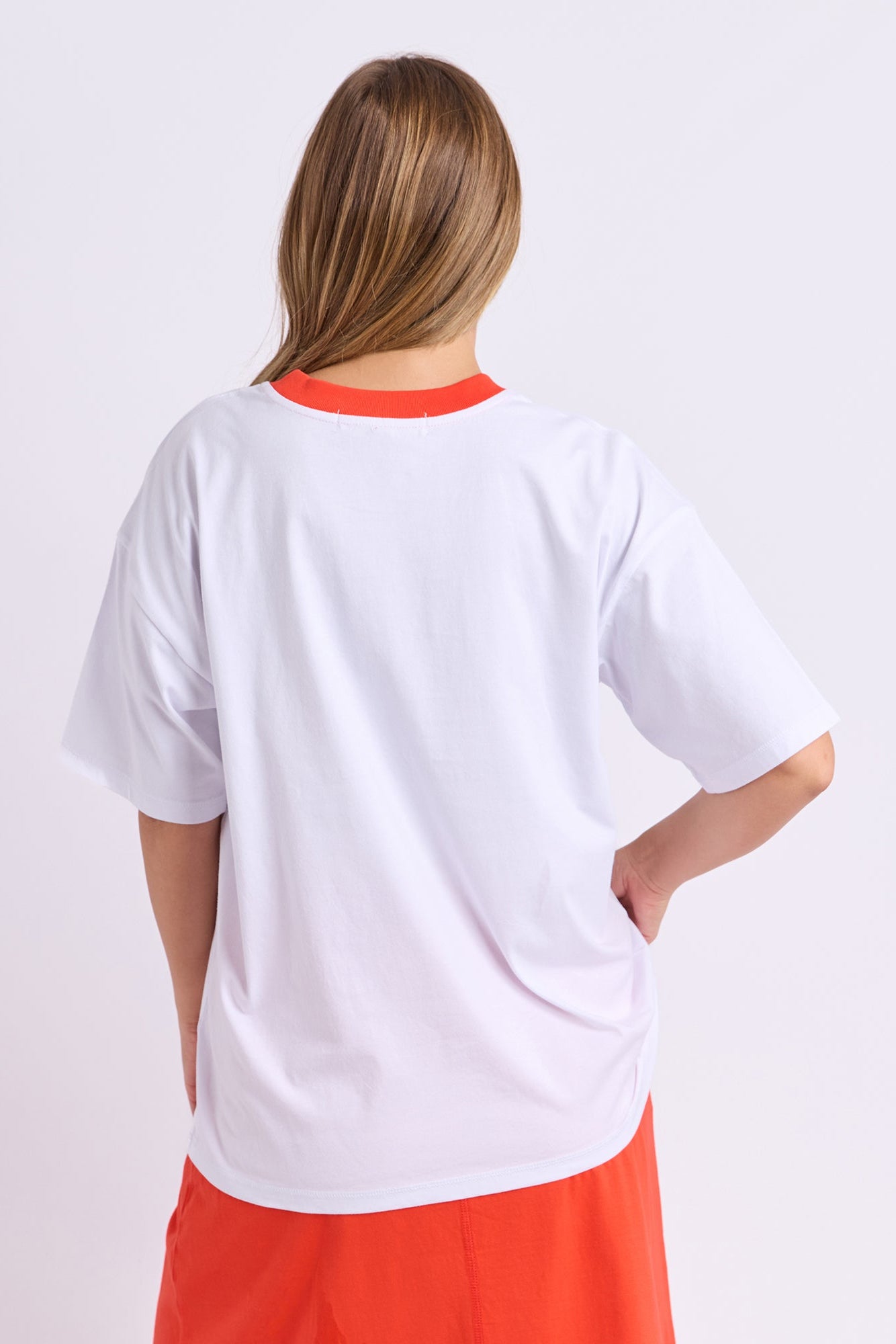 Foxwood Interval Contrast Tee - Wht/Grenadine