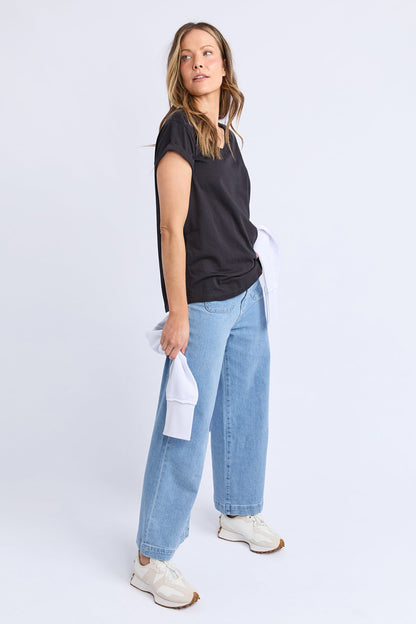 Manly Vee Tee - Black
