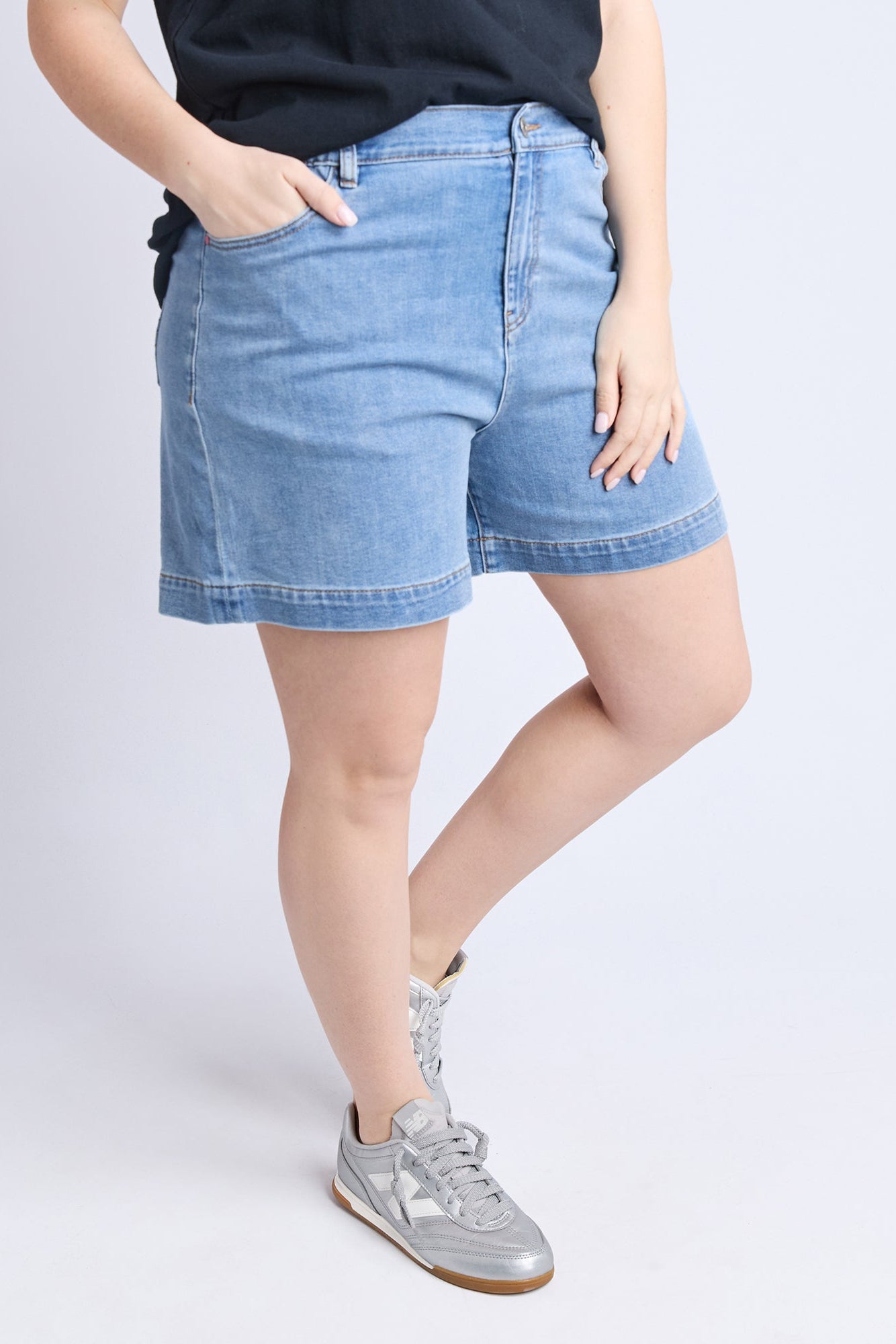 Elm Birdie Denim Short - Lt Blue Wash