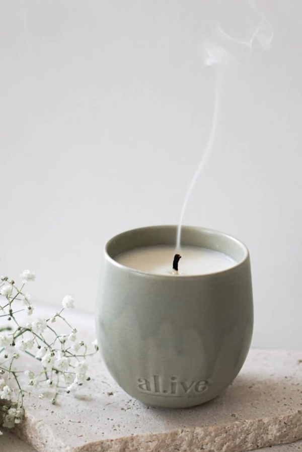 Alive Candle - Blackcurrant & Caribbean Wood