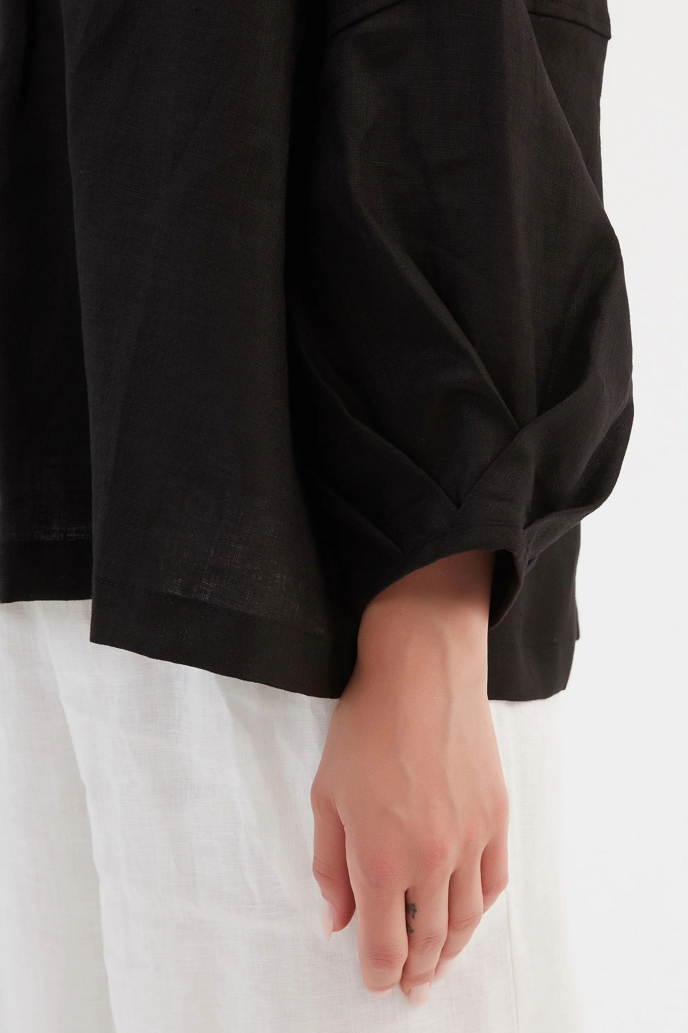 Bishop L/S Linen Top - Black
