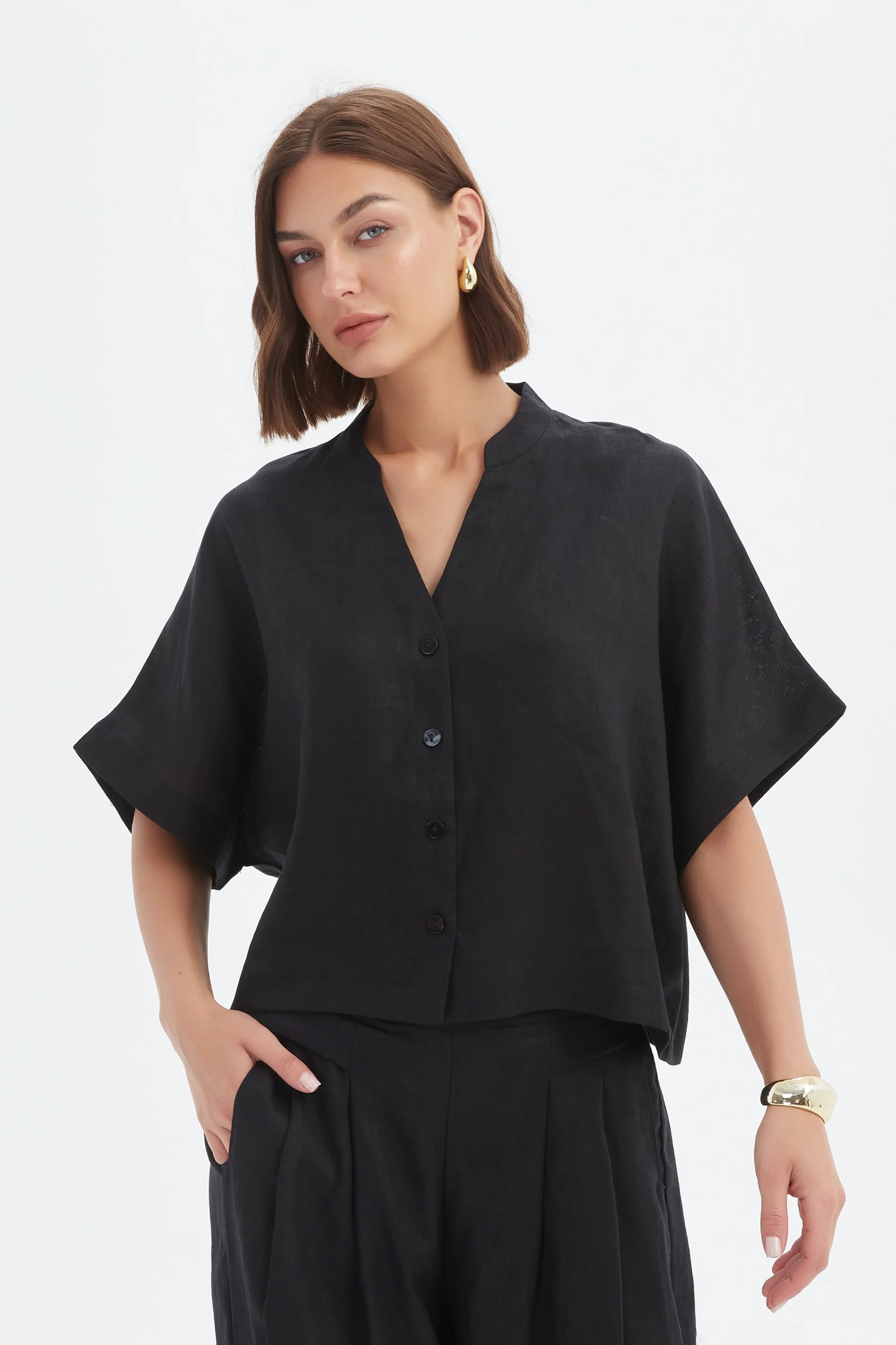 Boxy Button Linen Shirt - Black