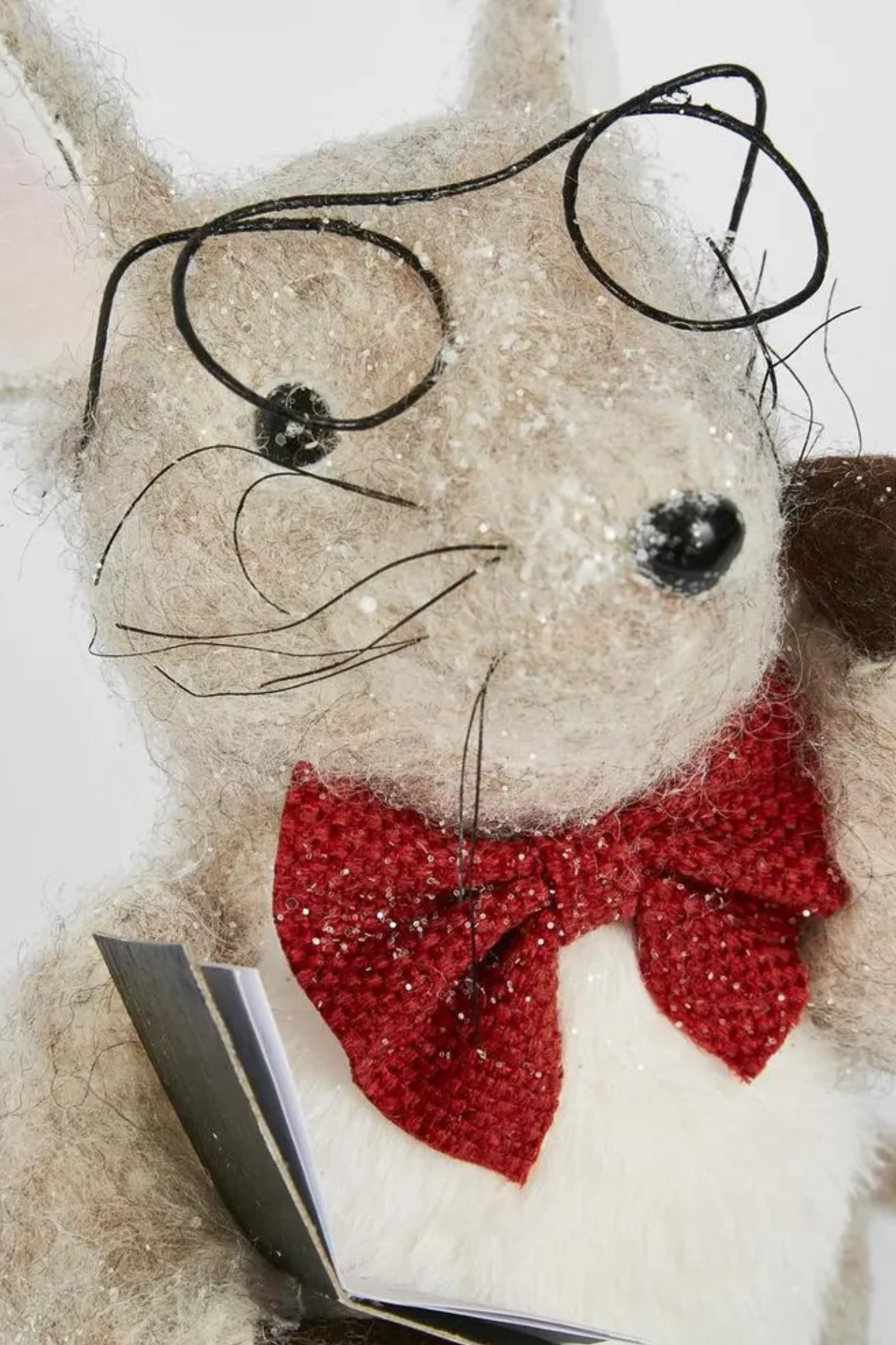 Cecil Carolling Mouse