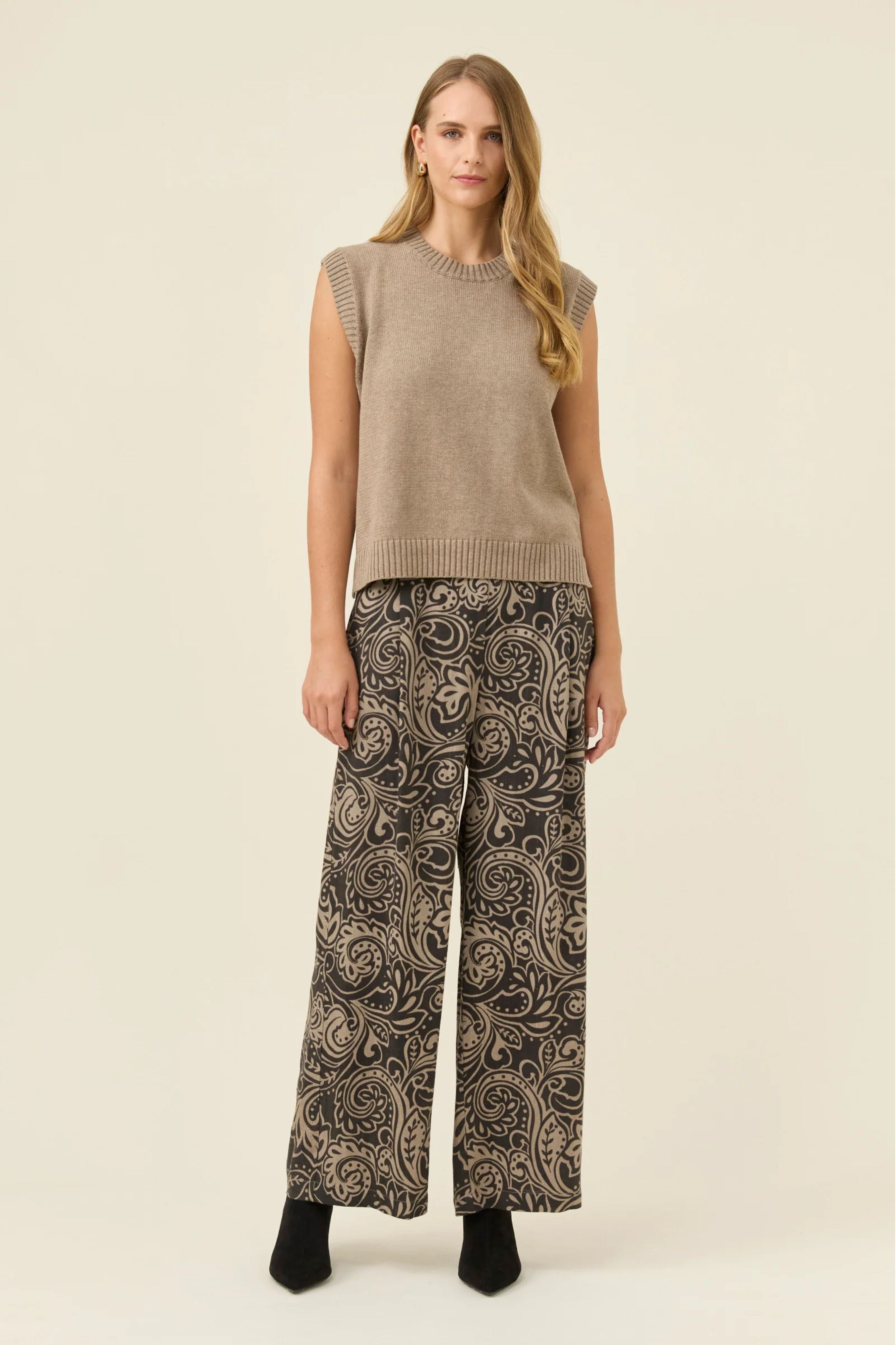 Darby Knit Vest - Stone