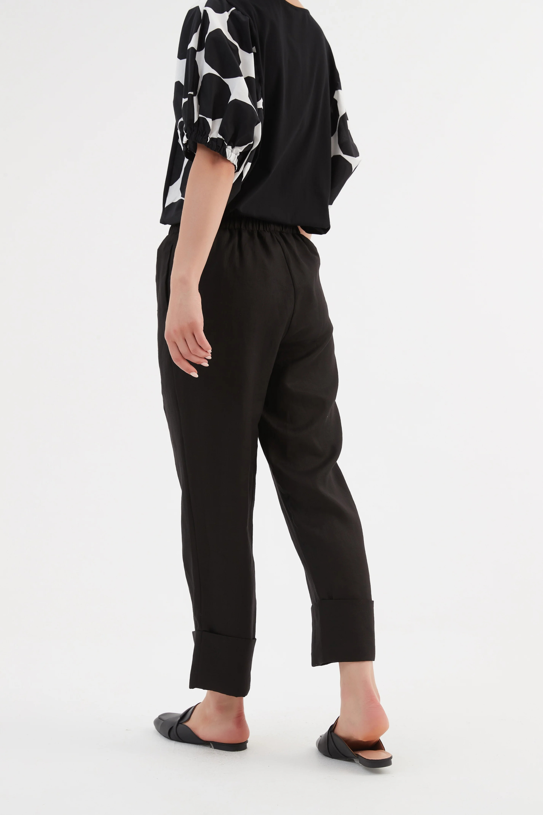 Deep Cuff Linen Pant - Black