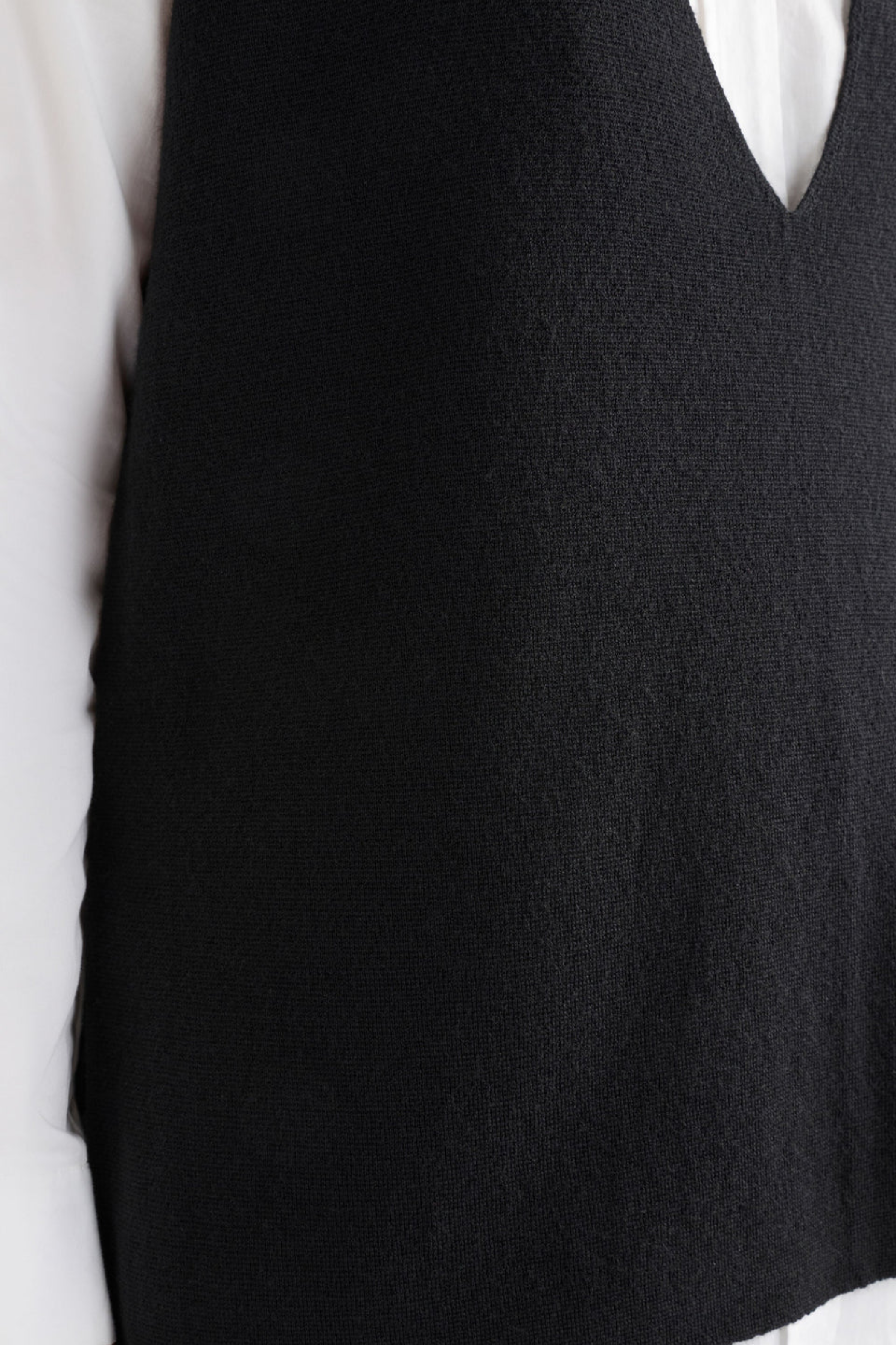 Elk Alin Knit Vest - Blacks