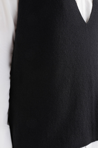 Elk Alin Knit Vest - Blacks