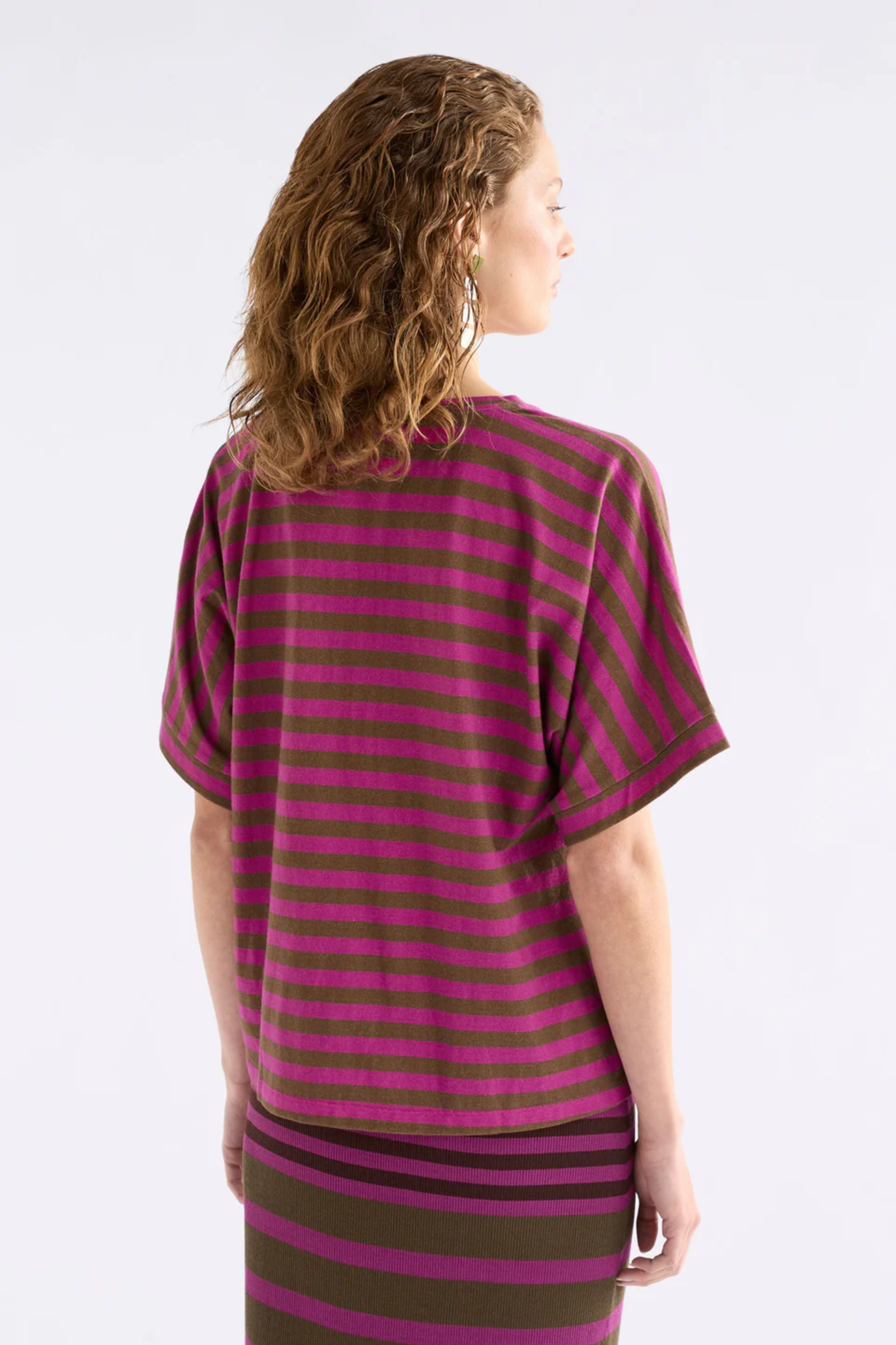 Elk Seter Tee - Olive/Fuchsia