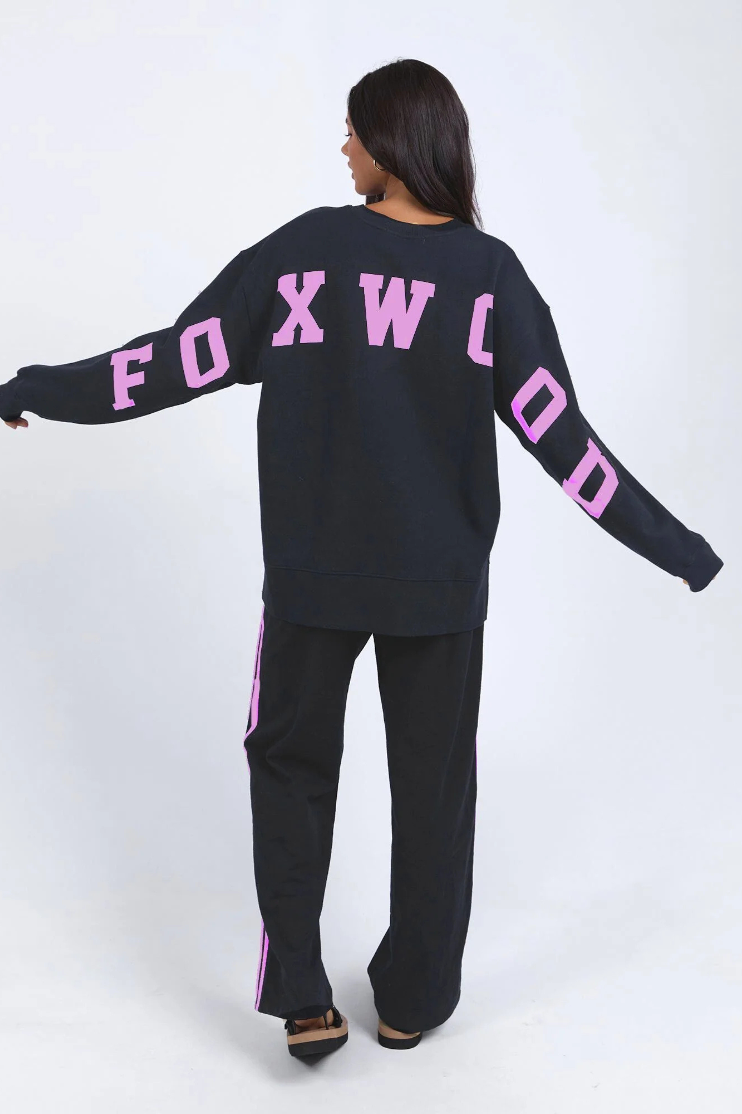 Foxwood Interval Crew - Navy/Neon Pink