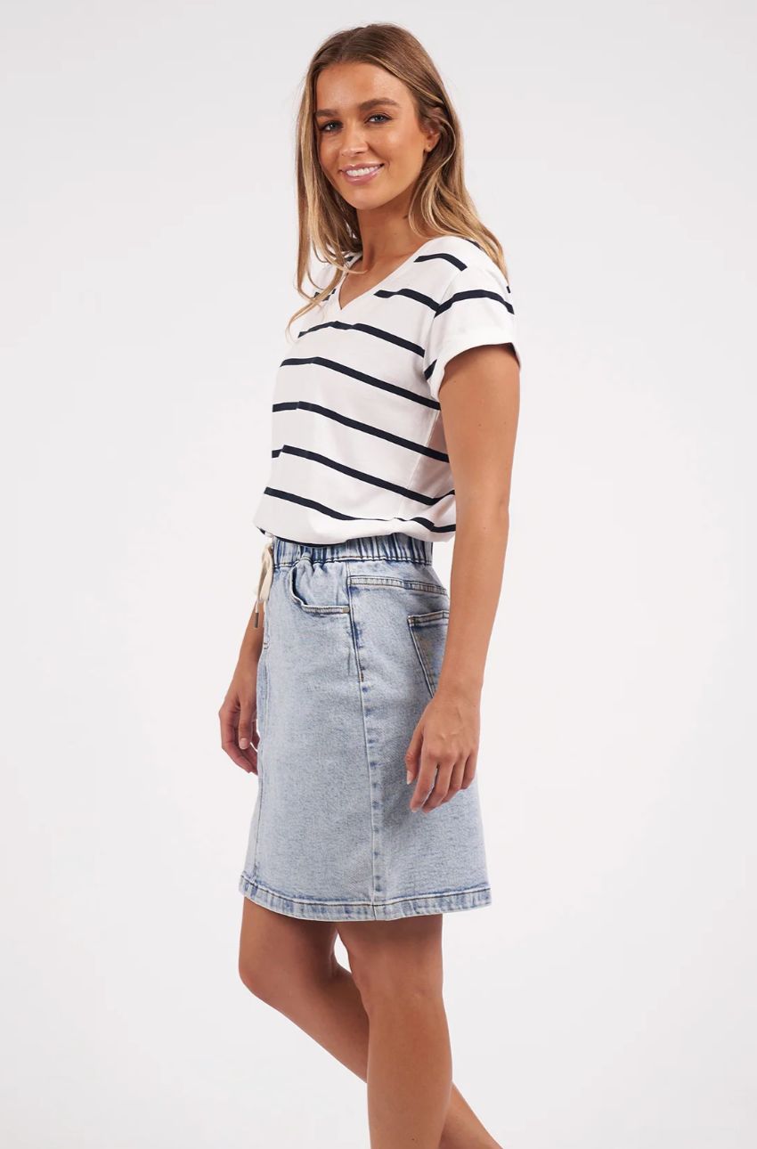 Foxwood Manly Stripe Vee Tee - White/Navy