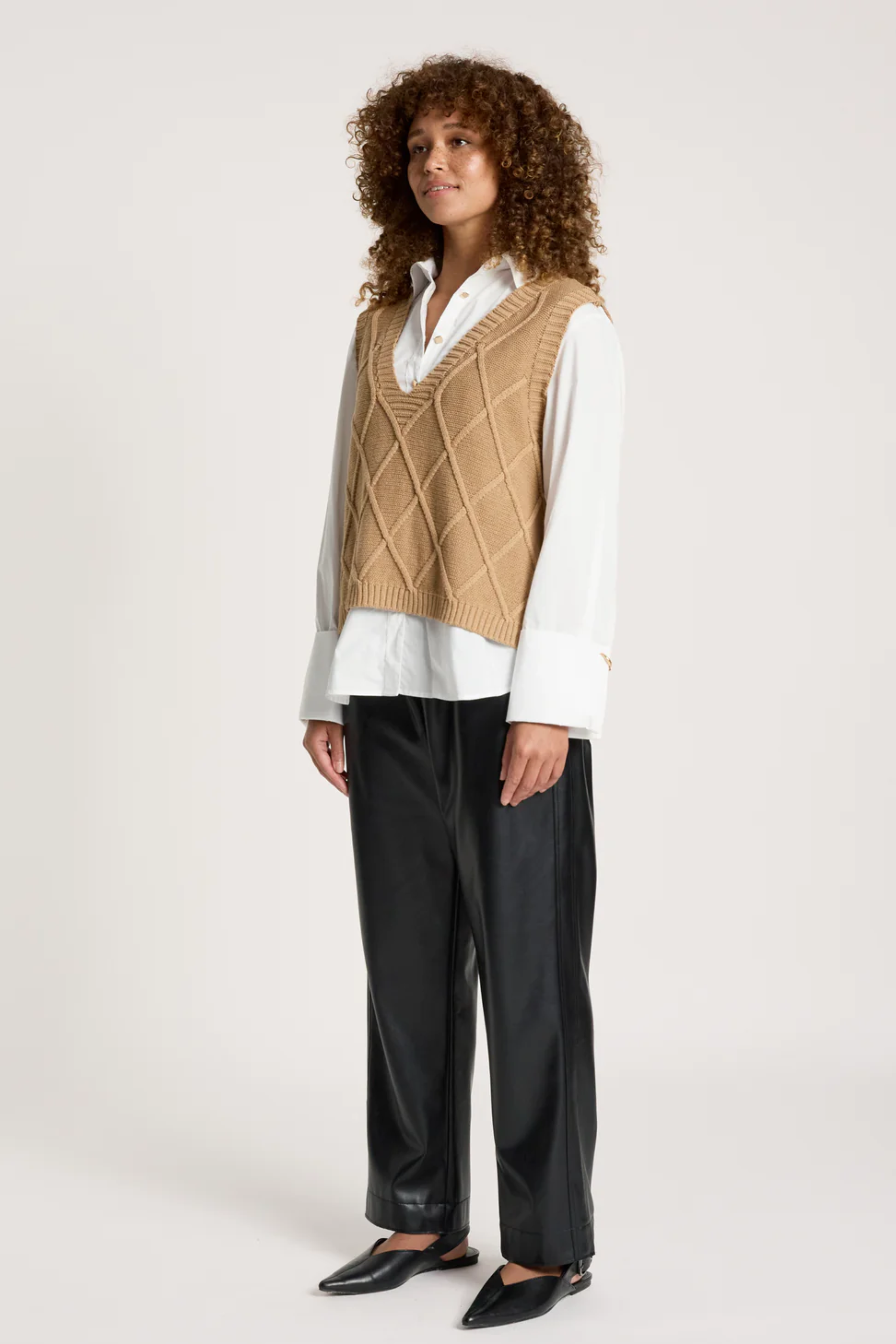 Liora Knit Vest - Mocha
