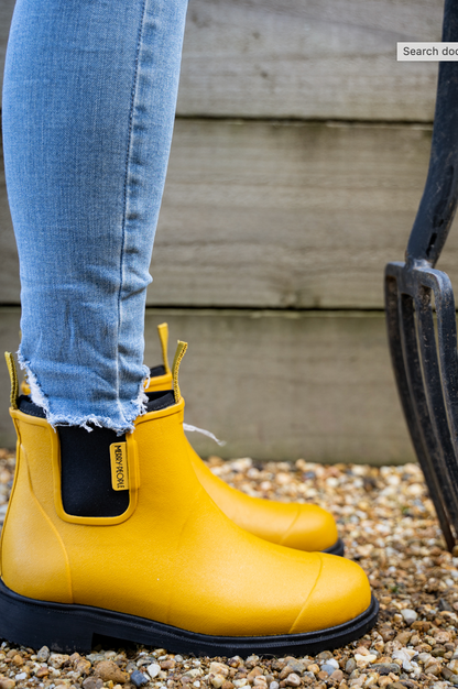 Merry People Bobbi Gumboots/Rainboots - Mustard