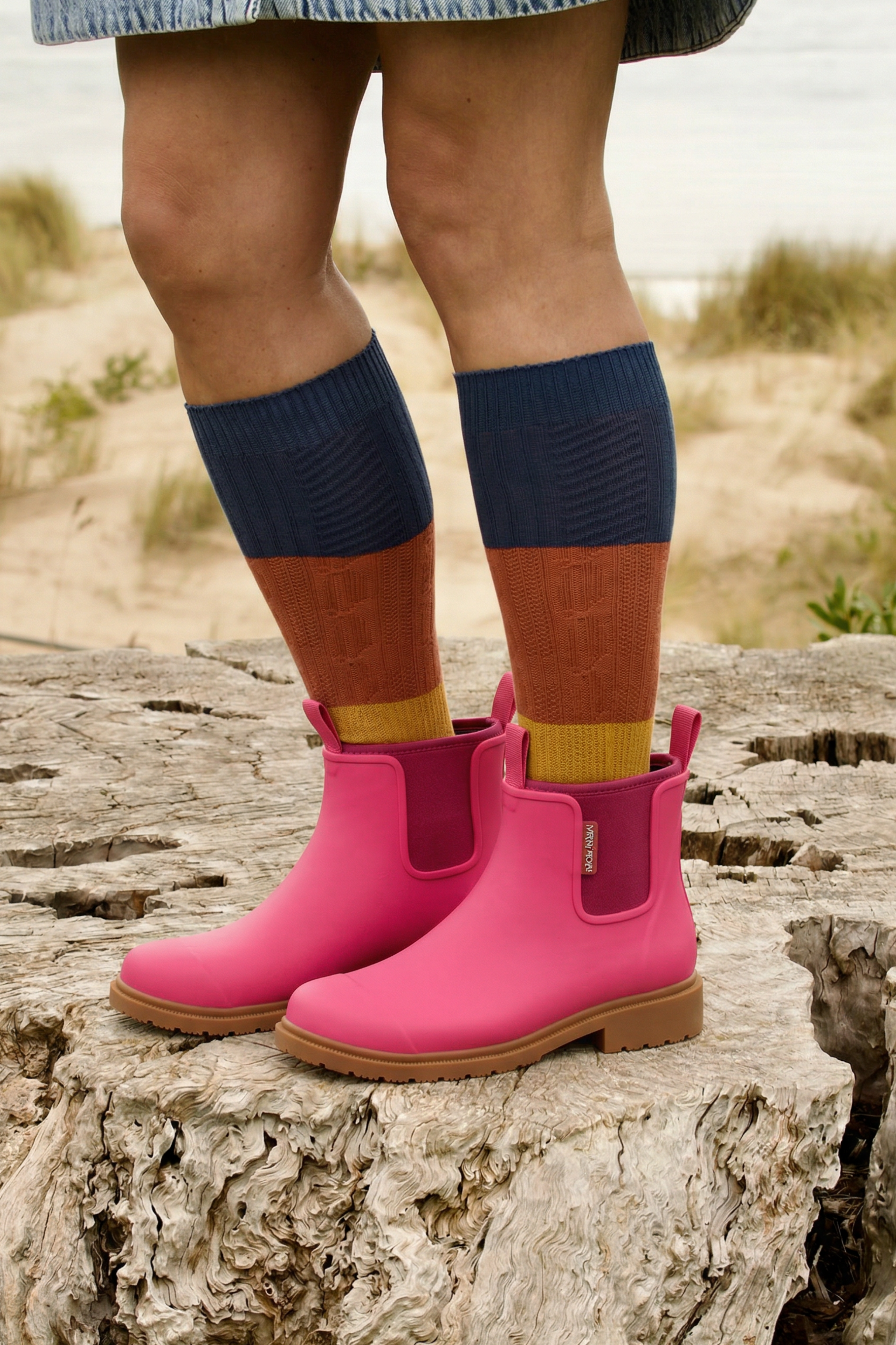 Merry People Bobbi Gumboots/Rainboots - Fuchsia