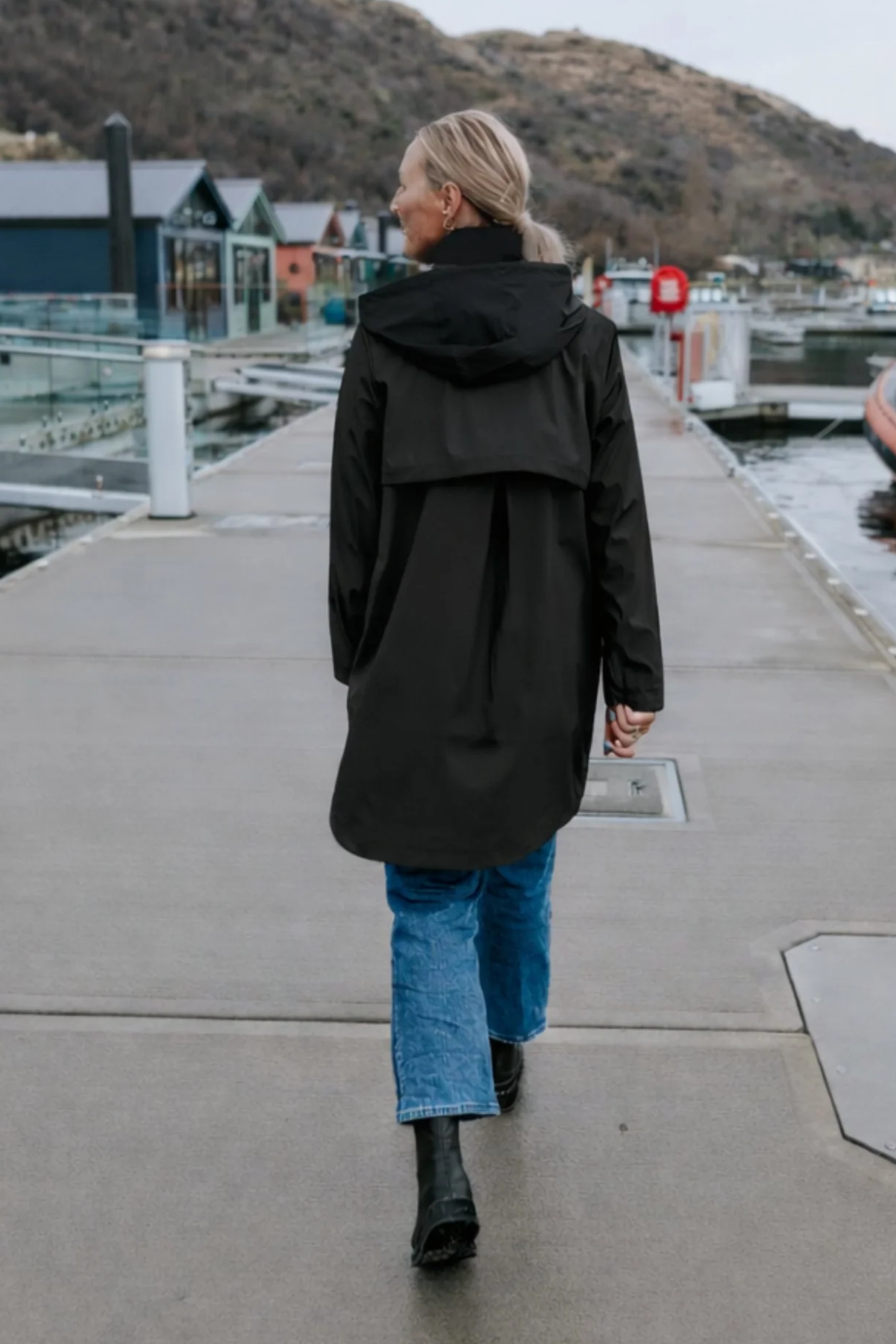 Moke Billie Raincoat - Black/Choc Houndstooth