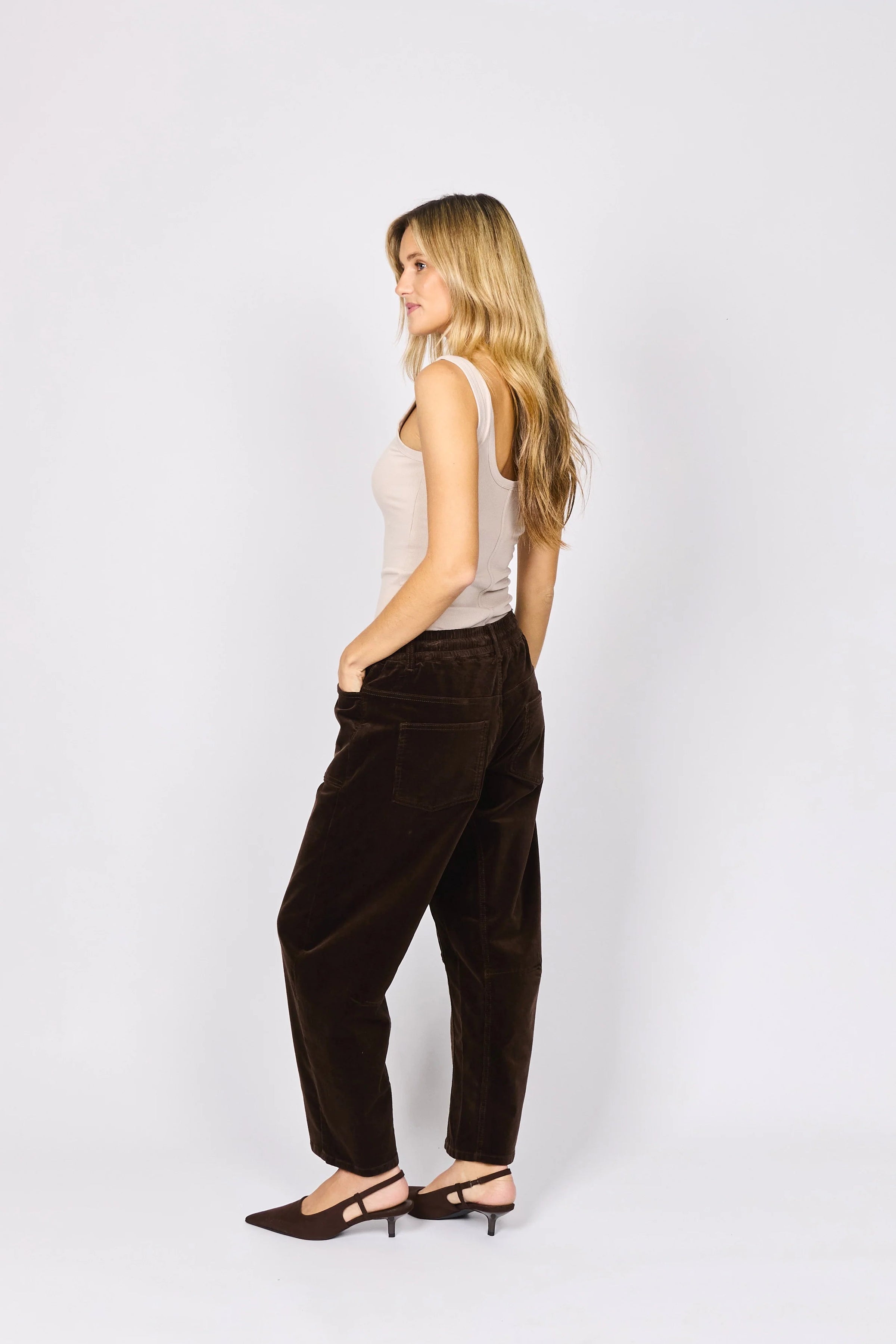 leo Barrel Cord Jeans - Chocolate