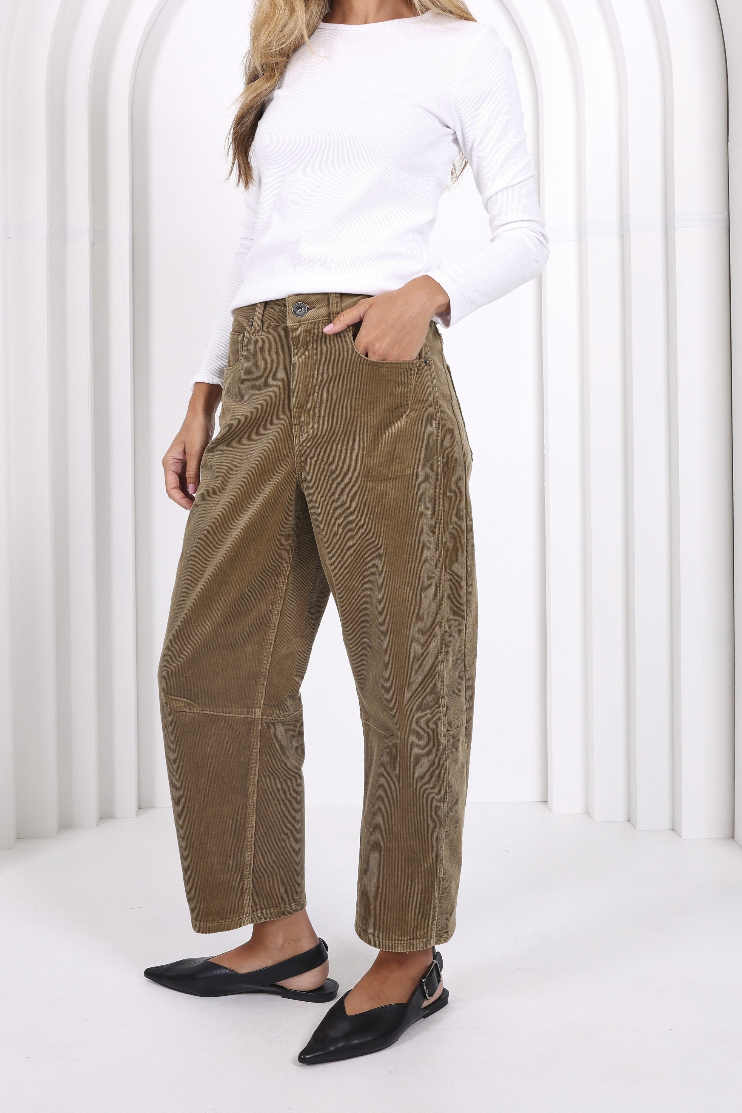 Toni Barrel Cord Jeans - Sage