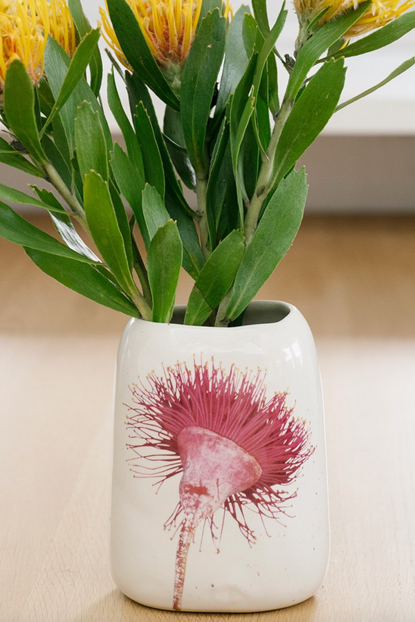 Pebble Vase - Gum Blossom