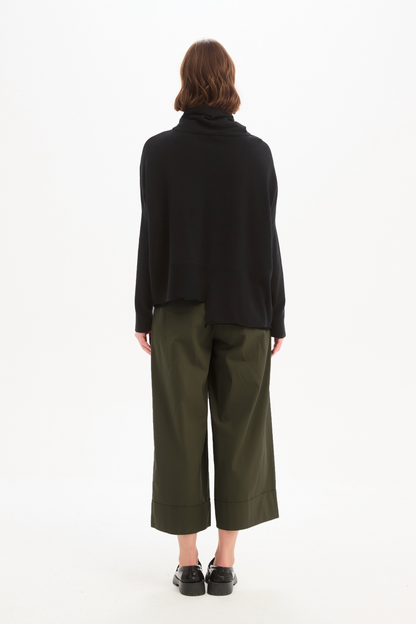 Roll Hem Pocket Knit - Black
