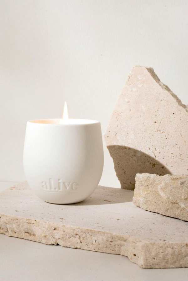 Alive Candle - Sweet Dewbury & Clove