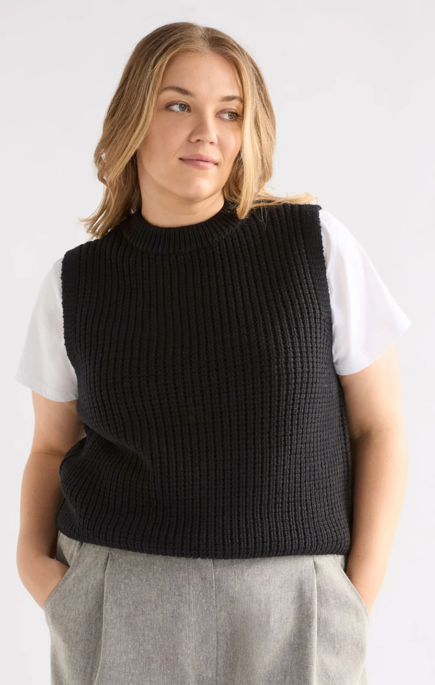 Elk Arp Vest - Black